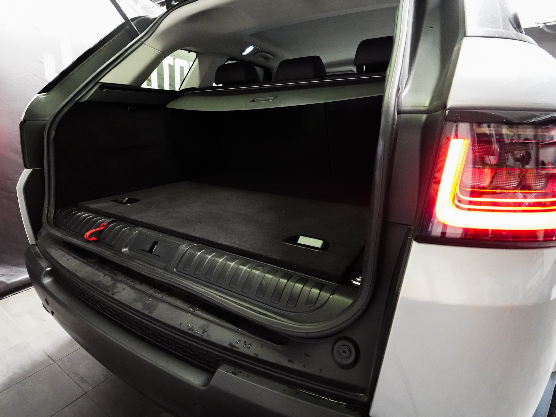 LAND ROVER Range Rover Sport 3.0 TDV6 SE Automatic-image-15