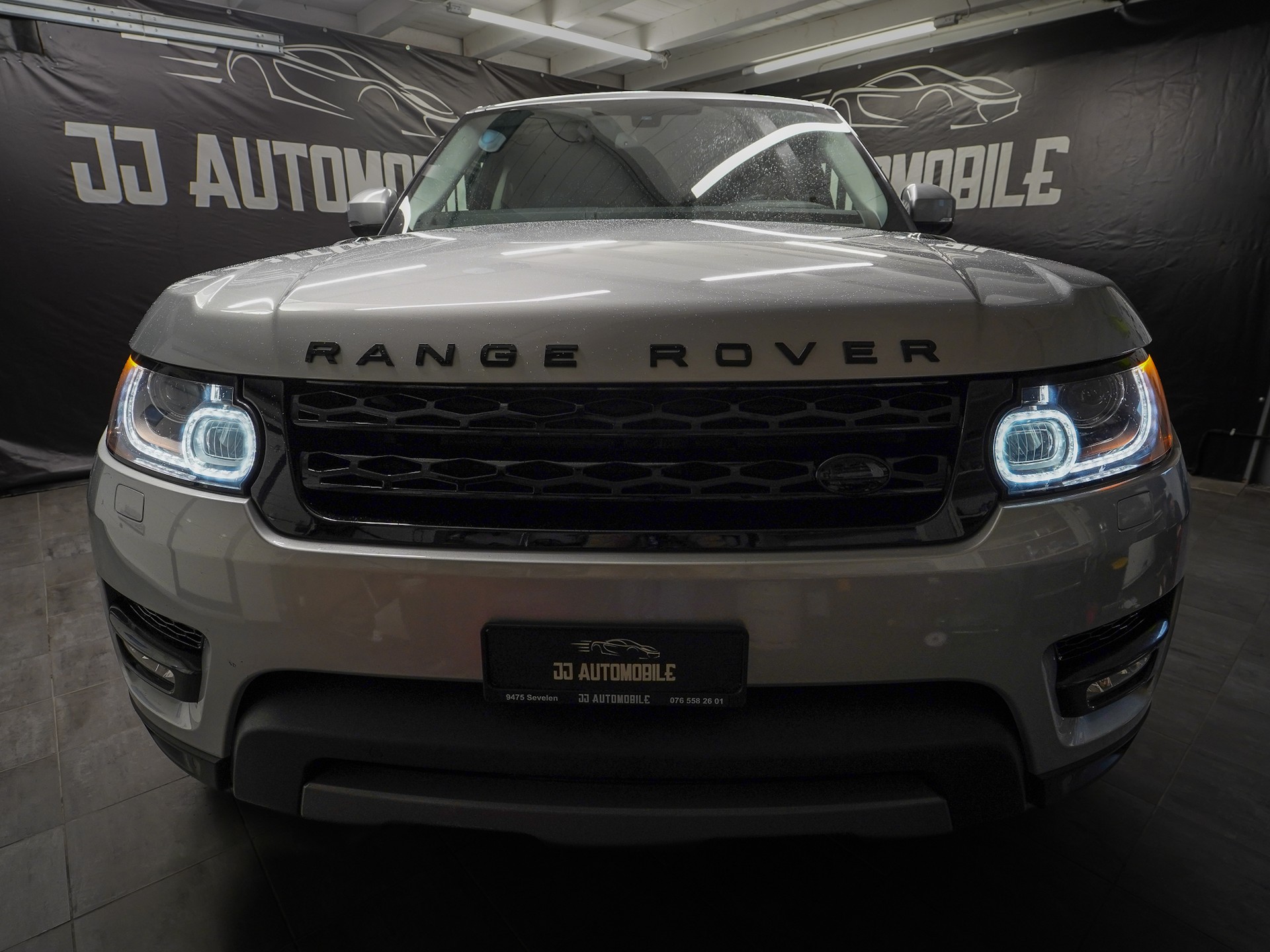 LAND ROVER Range Rover Sport 3.0 TDV6 SE Automatic-image-2