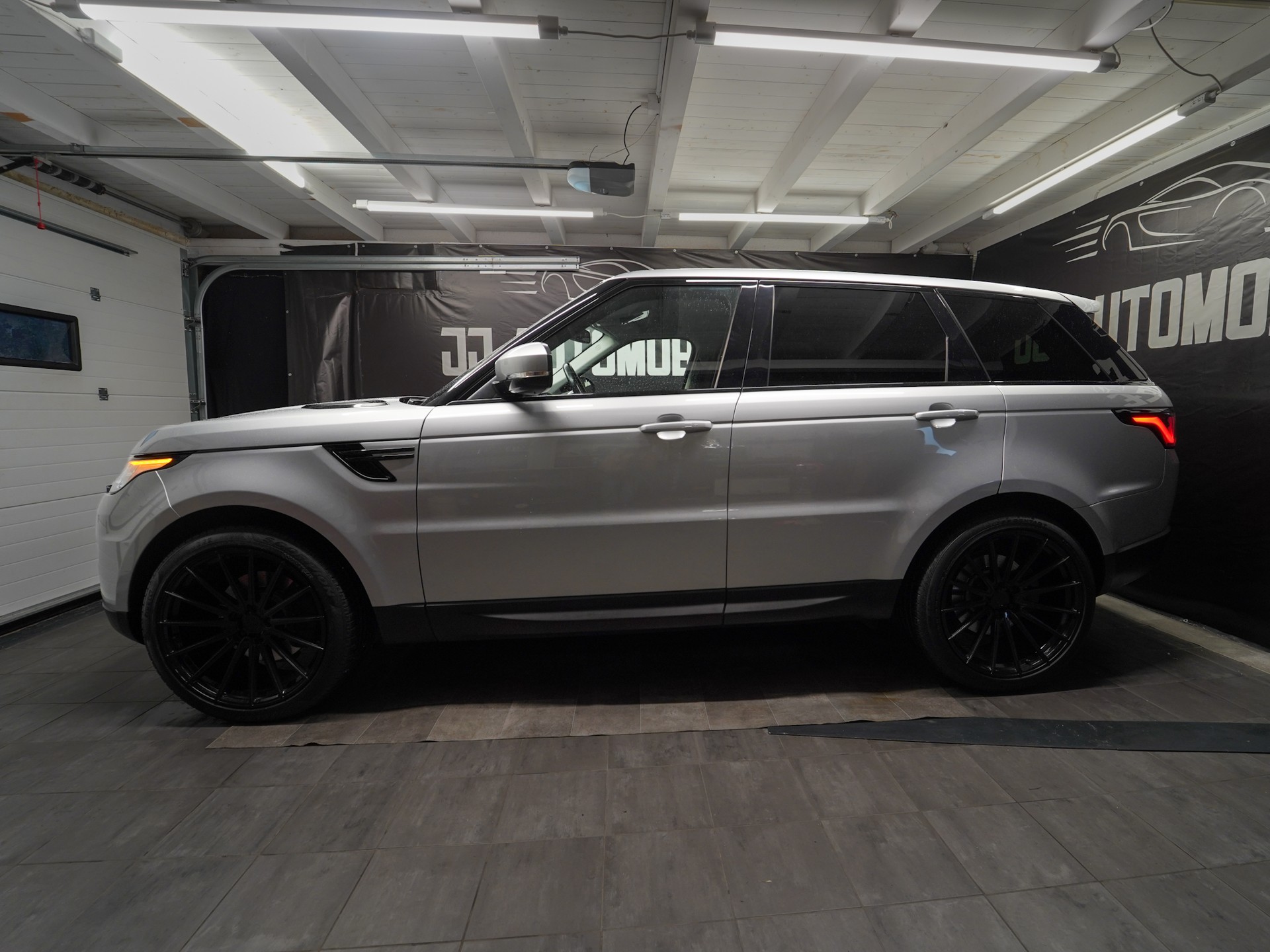 LAND ROVER Range Rover Sport 3.0 TDV6 SE Automatic-image-8