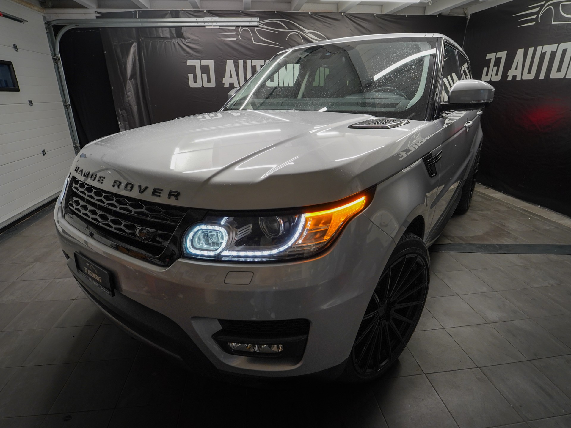 LAND ROVER Range Rover Sport 3.0 TDV6 SE Automatic-image-3