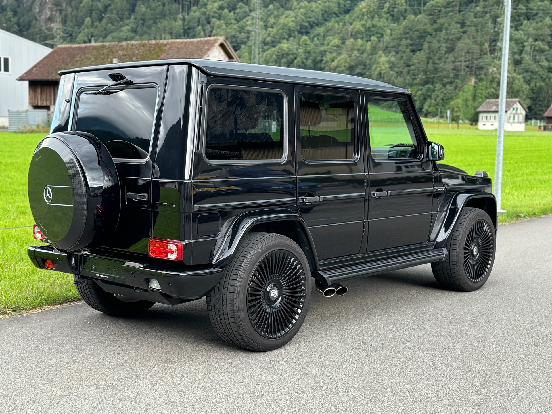 MERCEDES-BENZ G 63 AMG lang-image-2