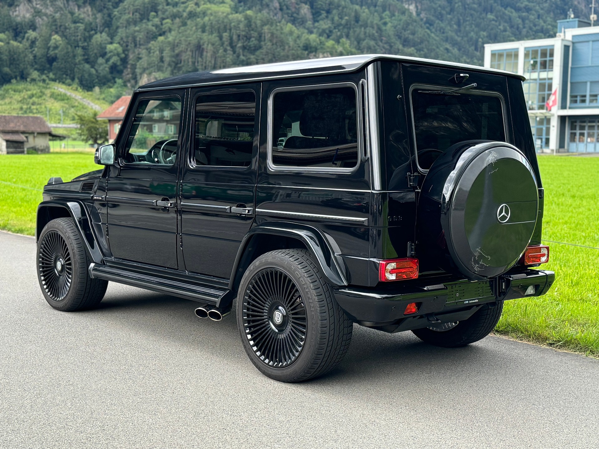MERCEDES-BENZ G 63 AMG lang-image-1