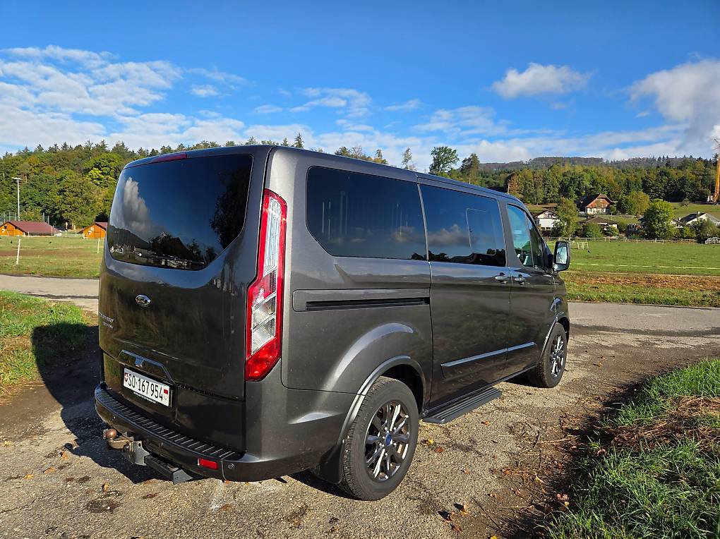 FORD Tourneo Custom 320 L1H1 Titanium X A-image-2
