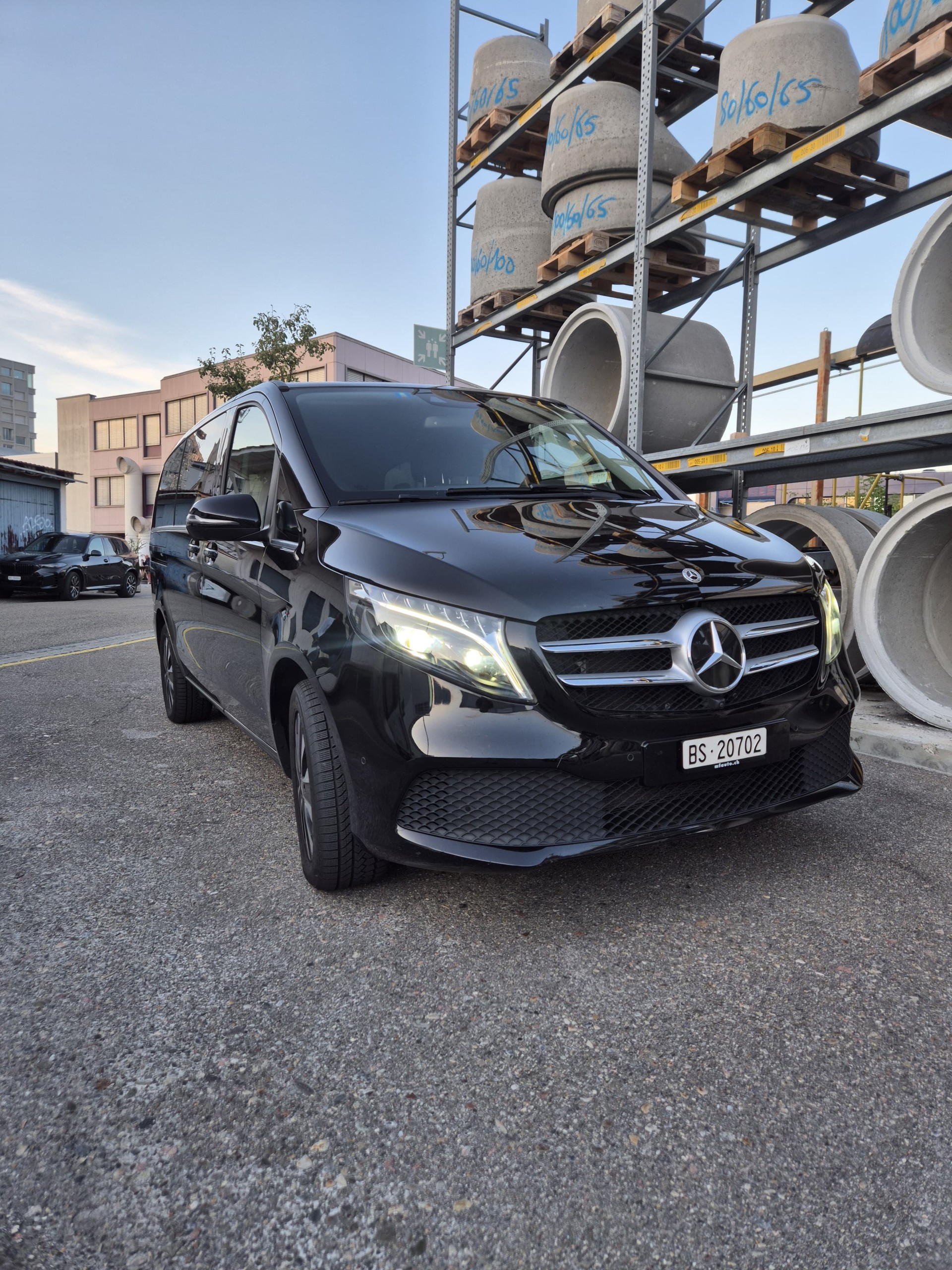 MERCEDES-BENZ V 250 d lang-image-4