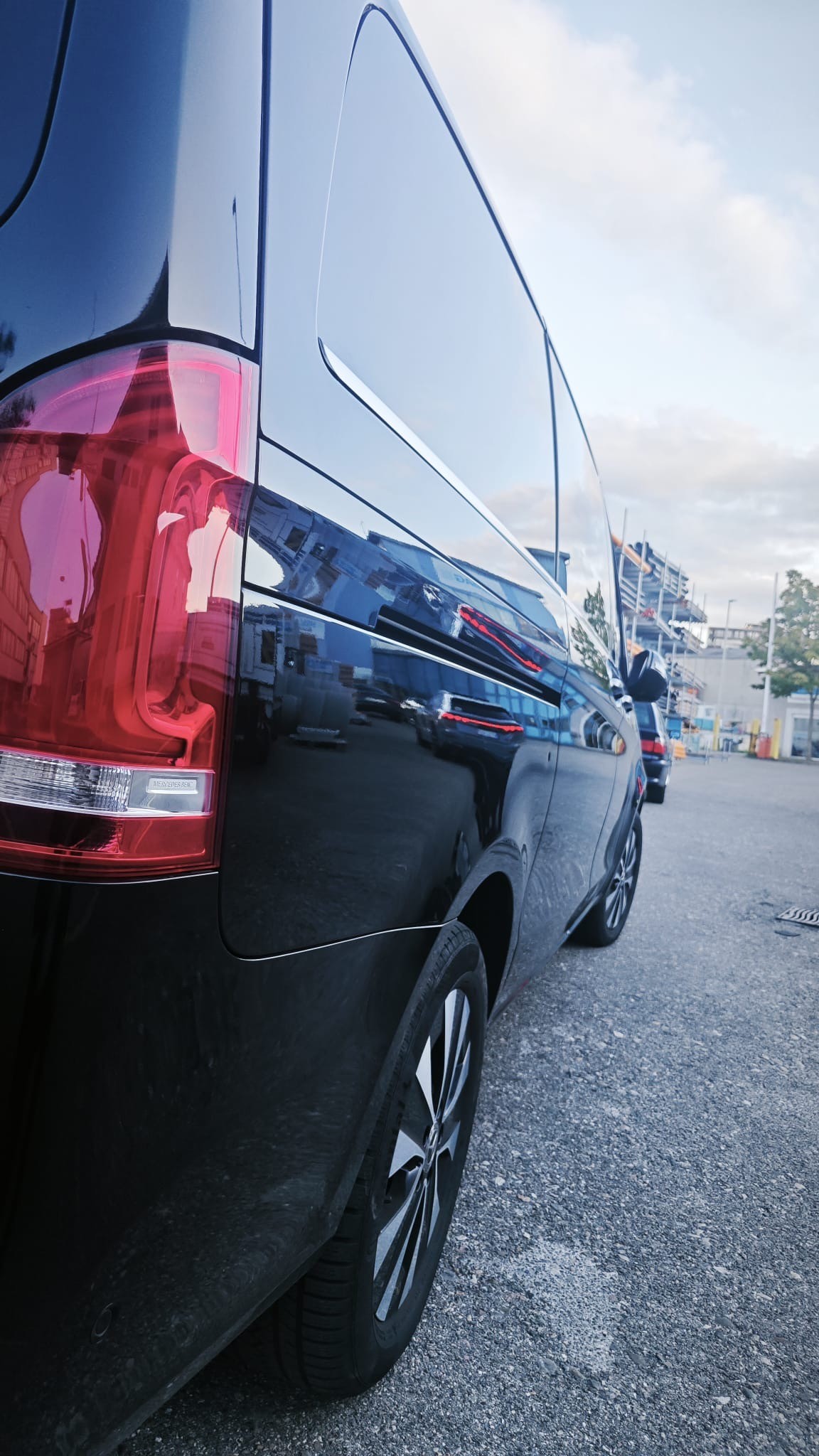 MERCEDES-BENZ V 250 d lang-image-5