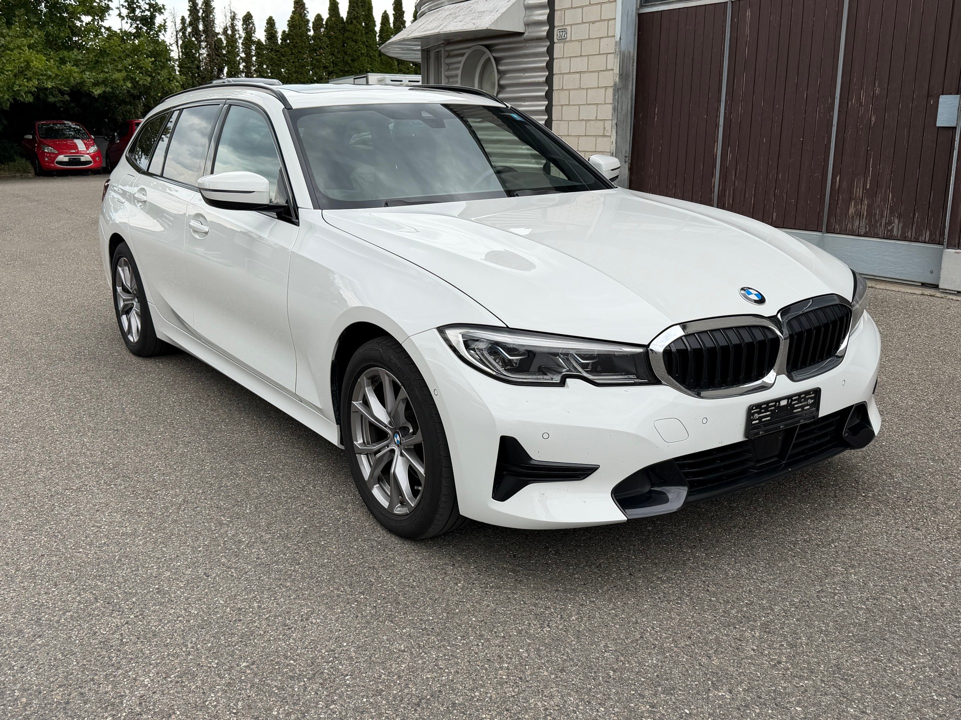 BMW 320d xDrive 48V Touring Steptronic-image-0