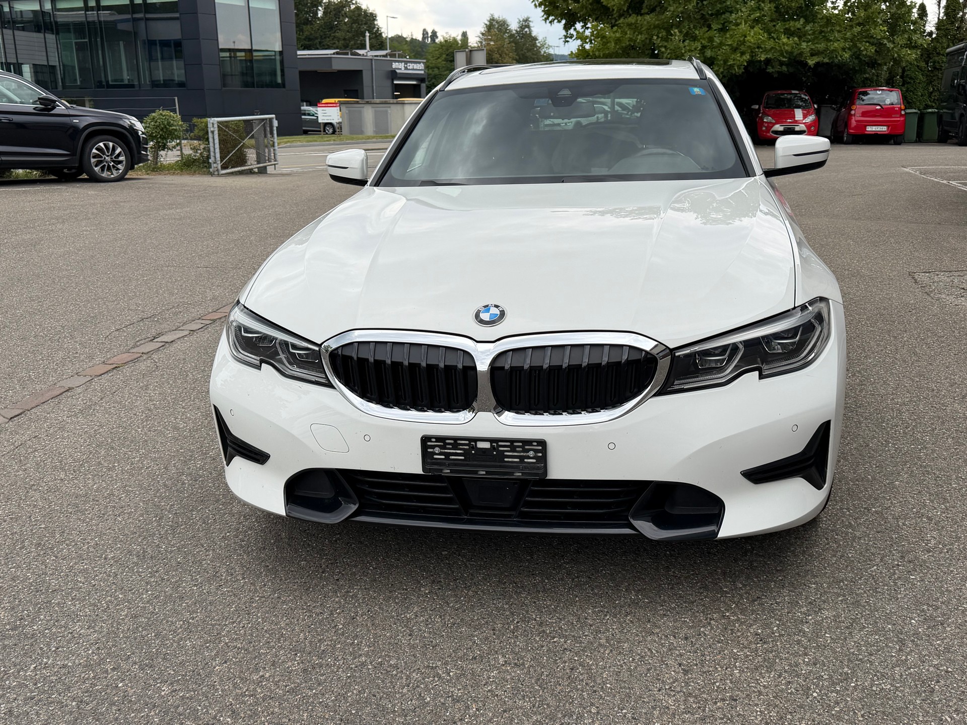 BMW 320d xDrive 48V Touring Steptronic-image-3