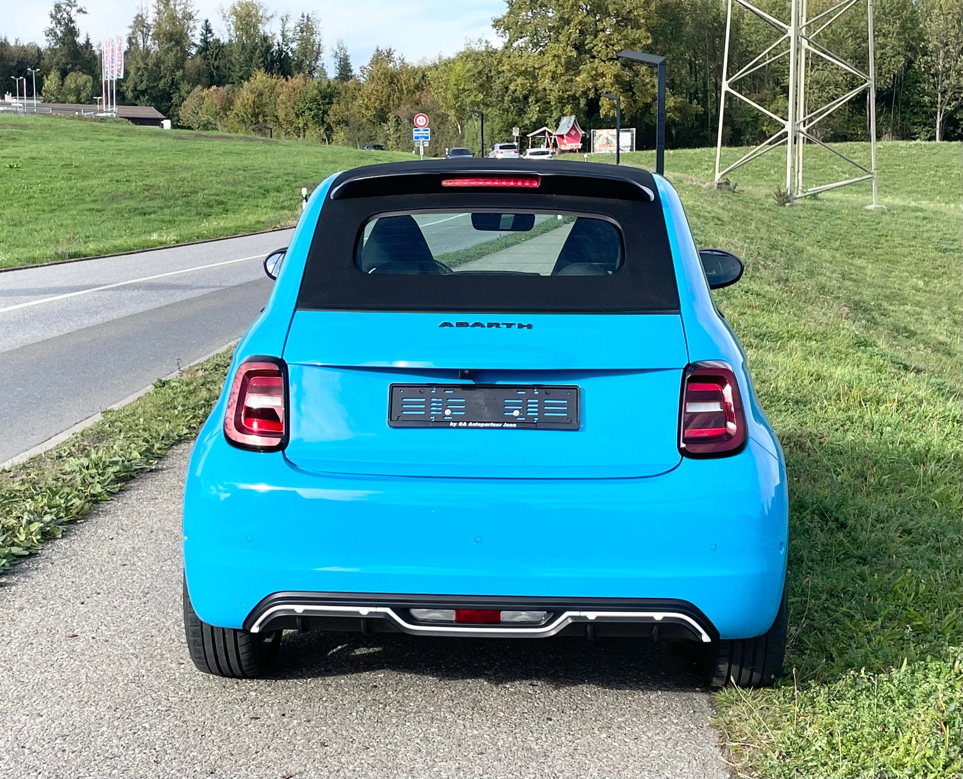 FIAT 500 Abarth Cabrio Scorpionissima-image-8