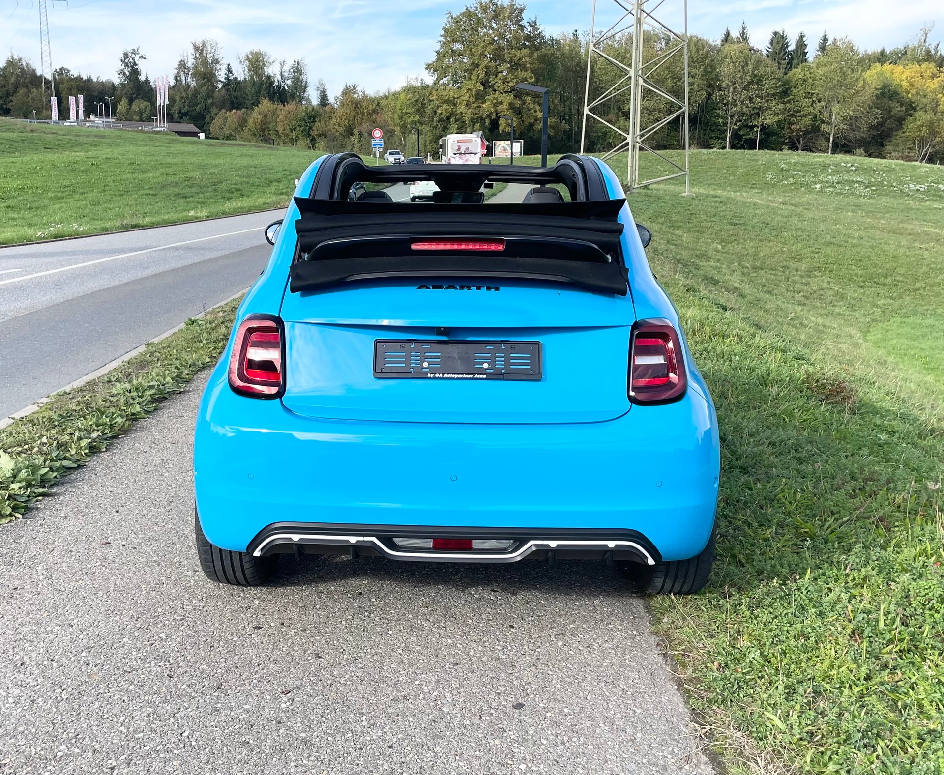 FIAT 500 Abarth Cabrio Scorpionissima-image-7