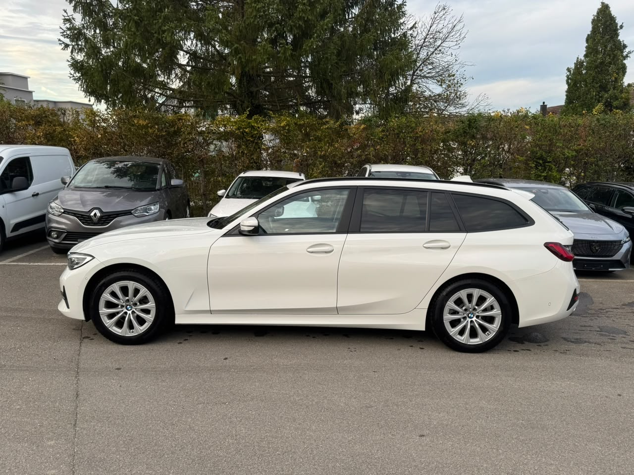 BMW 320d xDrive 48V Touring Steptronic-image-7