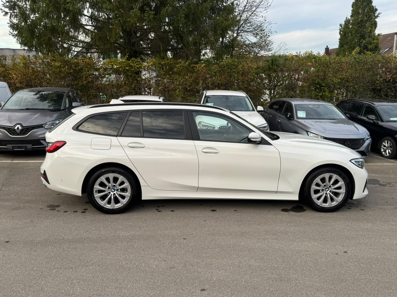 BMW 320d xDrive 48V Touring Steptronic-image-3