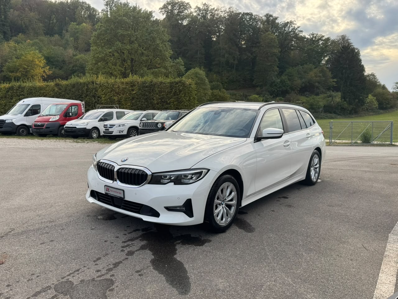 BMW 320d xDrive 48V Touring Steptronic-image-2