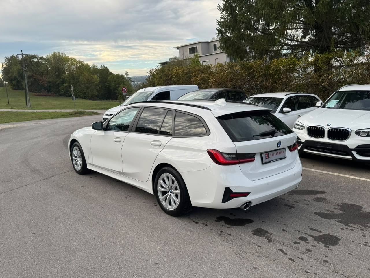 BMW 320d xDrive 48V Touring Steptronic-image-6