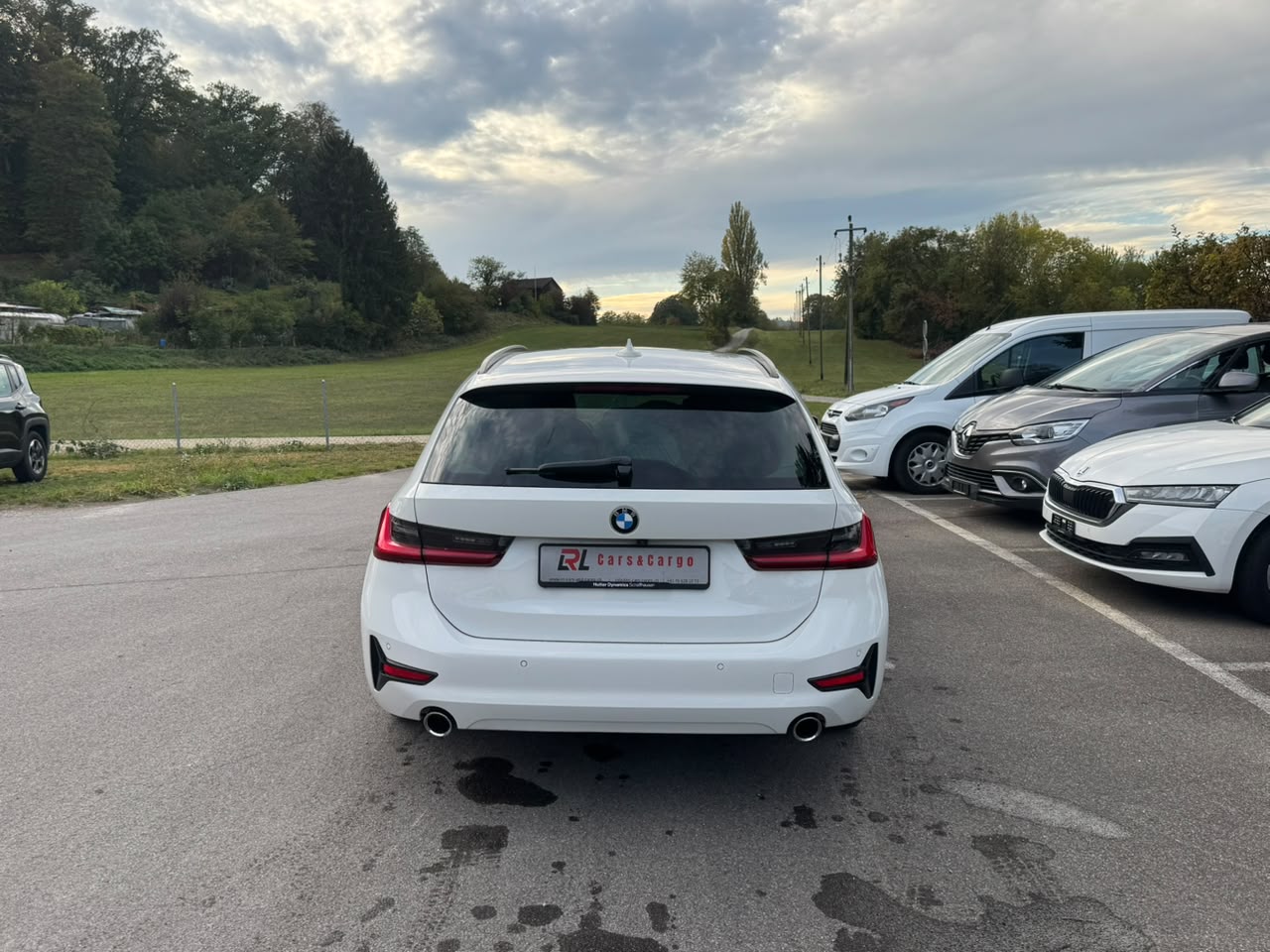 BMW 320d xDrive 48V Touring Steptronic-image-5