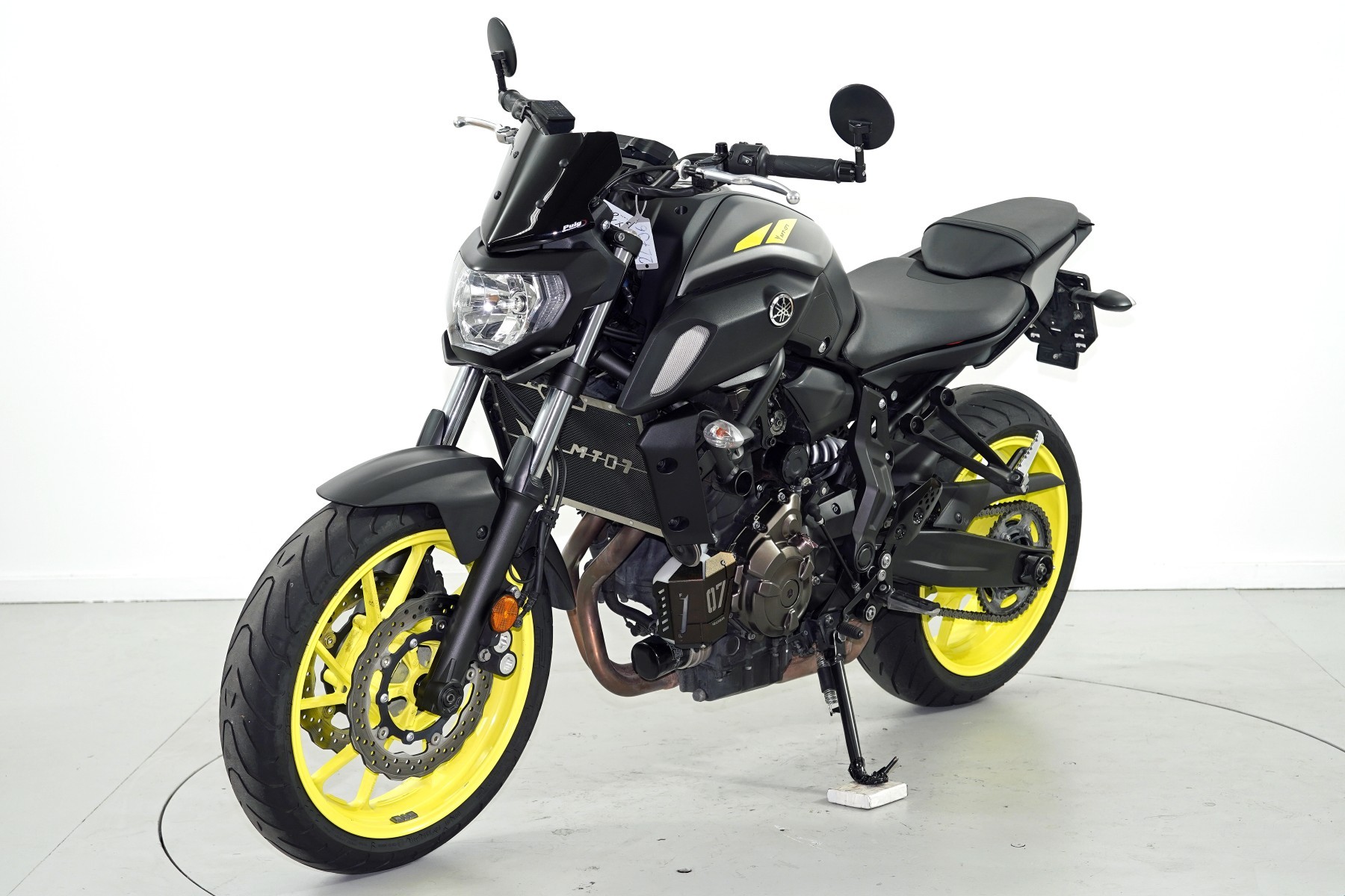 YAMAHA MT-07 ABS-showroom-element-2