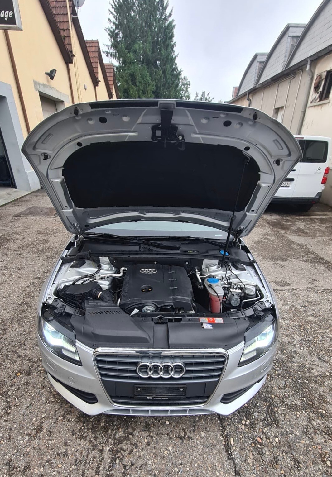 AUDI A4 Avant 1.8 TFSI multitronic-image-10