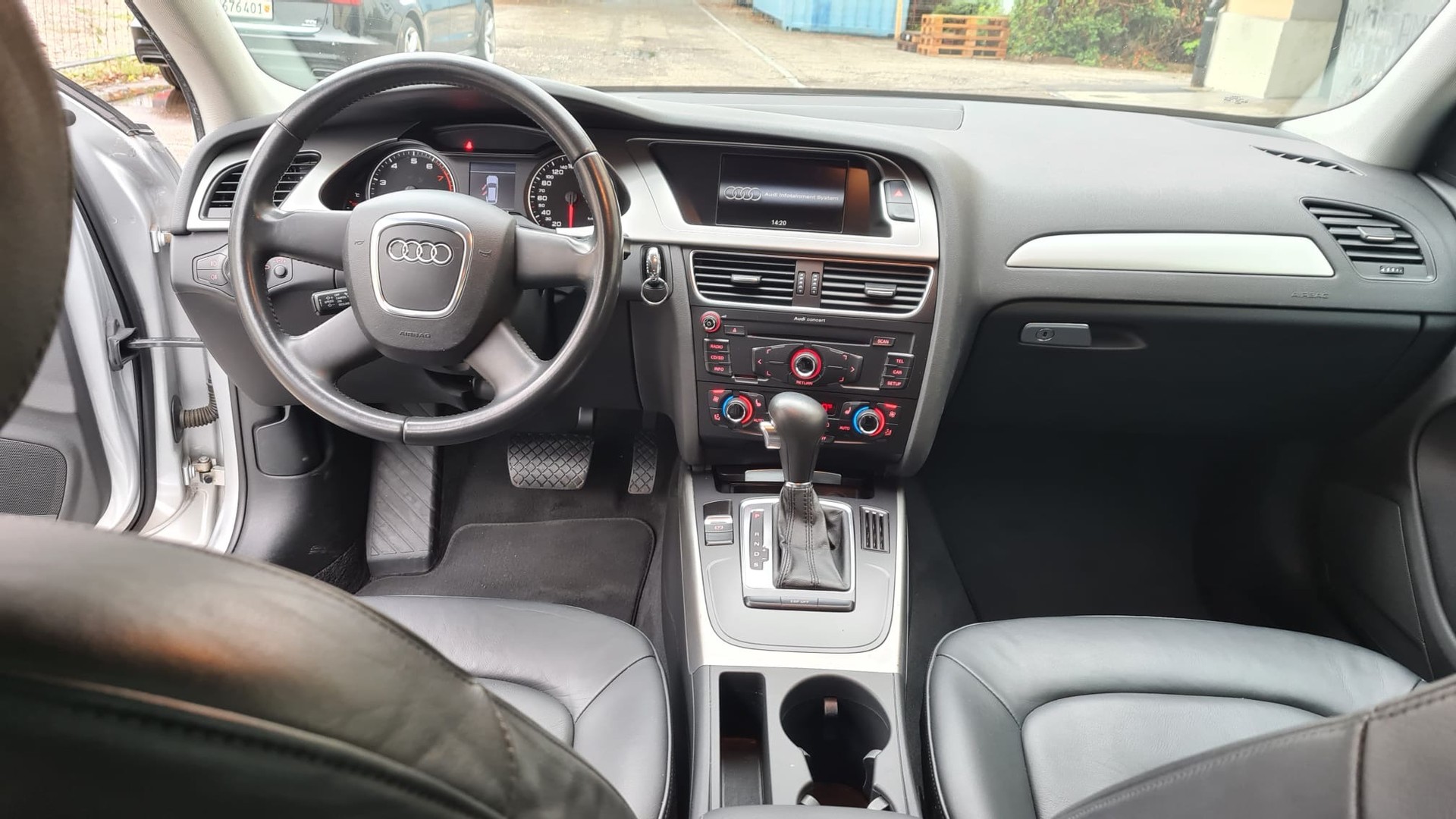 AUDI A4 Avant 1.8 TFSI multitronic-image-5