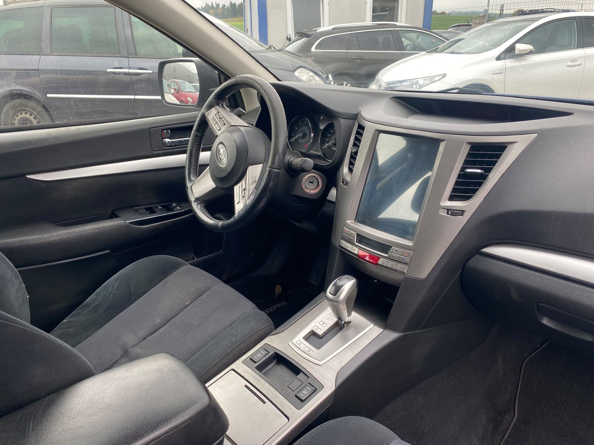 SUBARU Outback 2.5i Swiss AWD Lineartronic-image-8