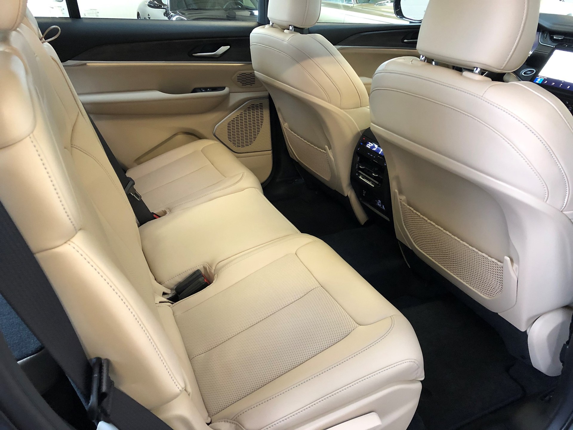 JEEP Grand Cherokee 3.6-V6 LIMITED AWD 4x4 Lang-image-14
