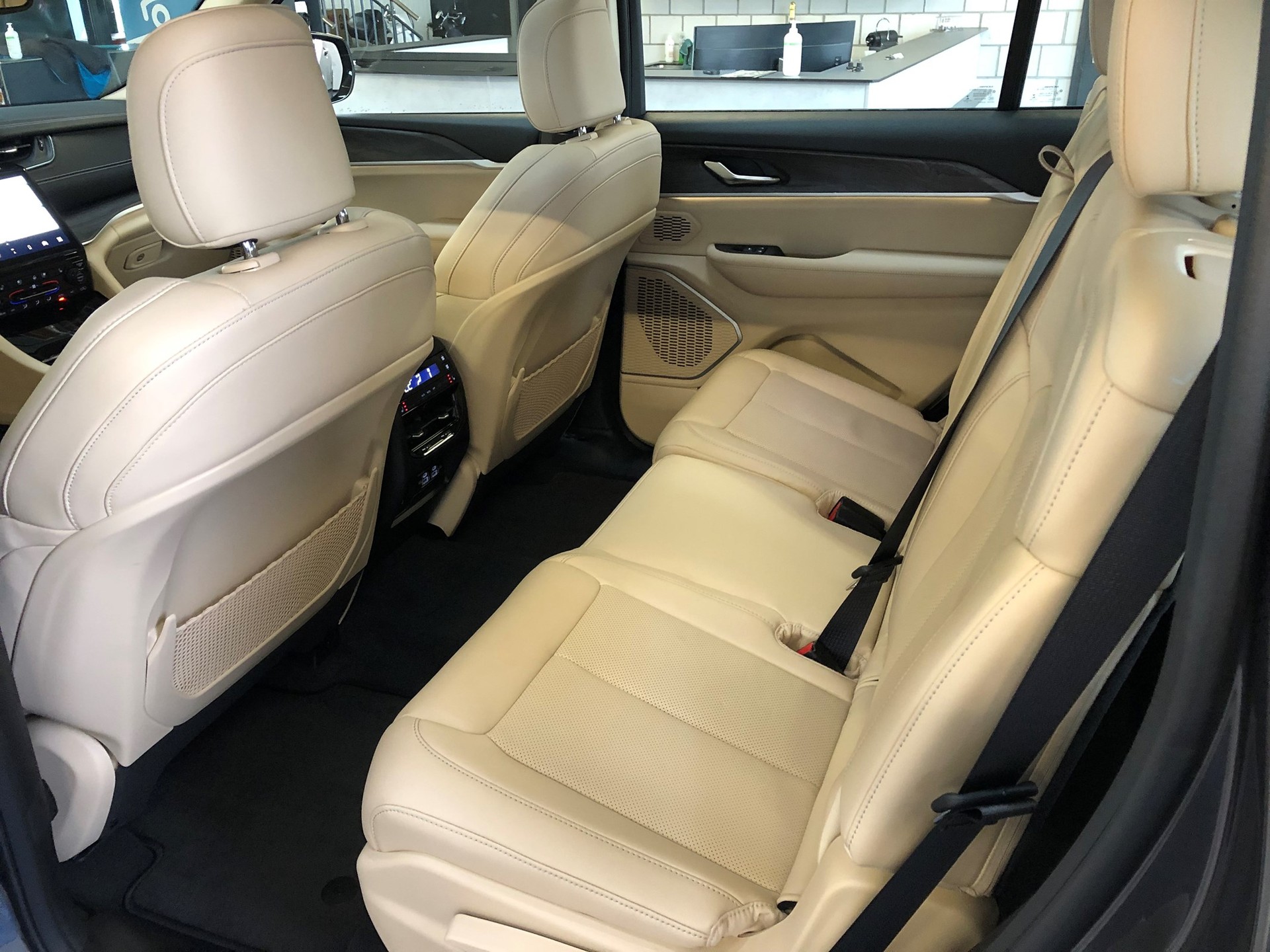 JEEP Grand Cherokee 3.6-V6 LIMITED AWD 4x4 Lang-image-20