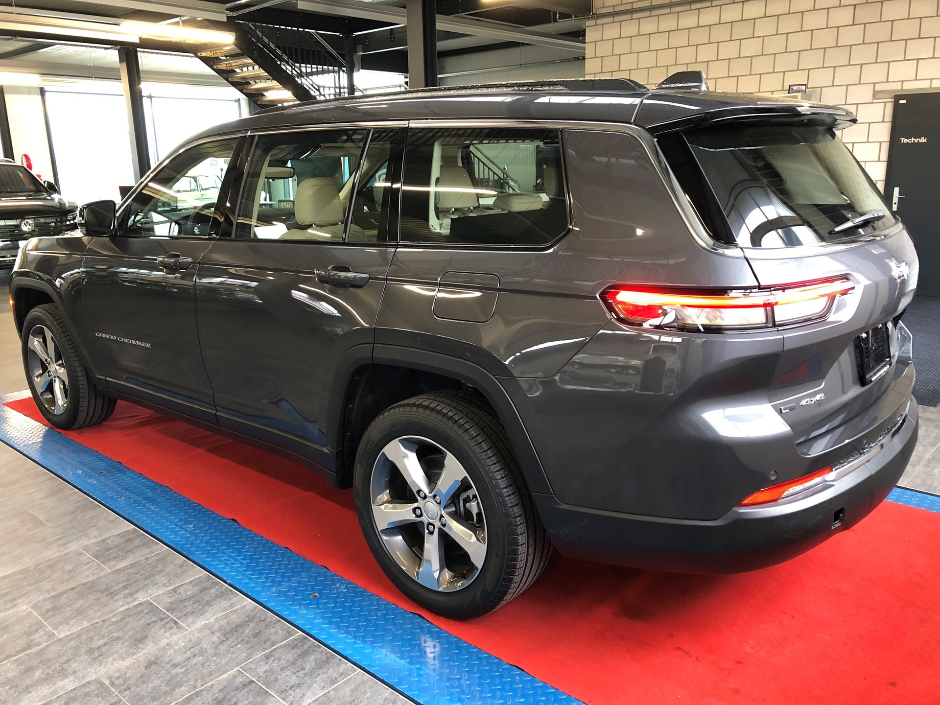 JEEP Grand Cherokee 3.6-V6 LIMITED AWD 4x4 Lang-image-6