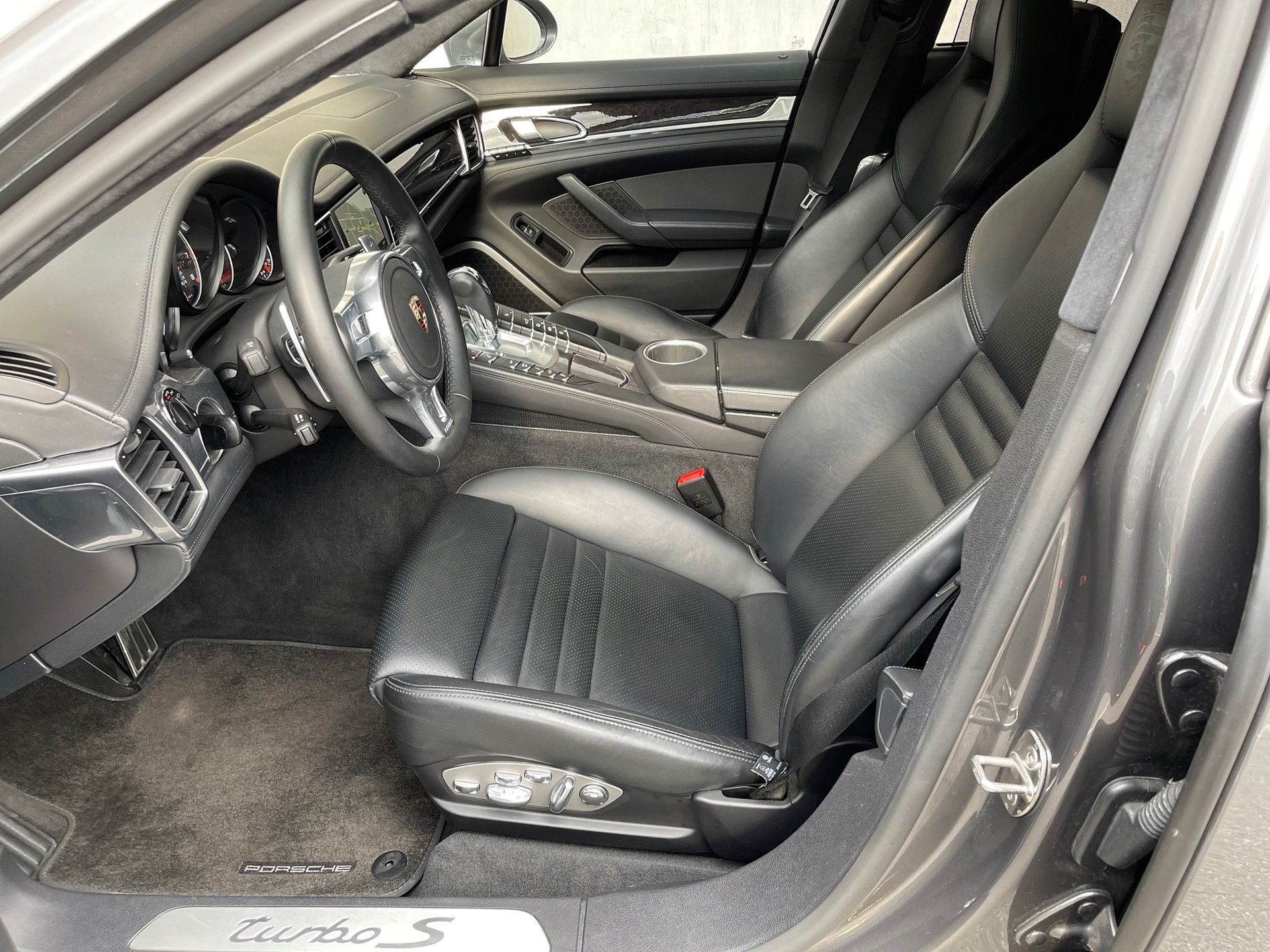 PORSCHE Panamera Turbo S 4.8 PDK-image-8