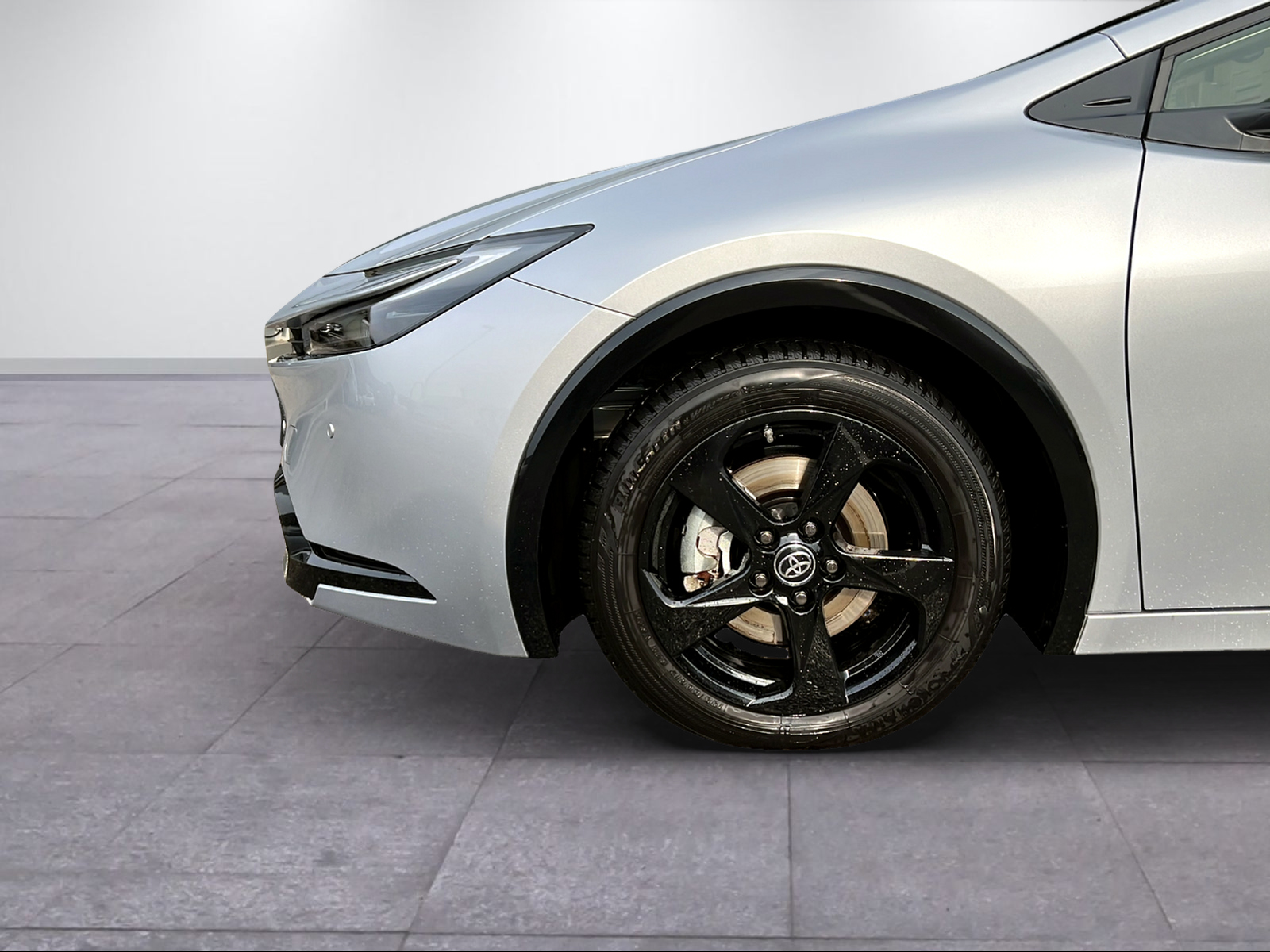 TOYOTA Prius 2.0 Plug-In-Hybrid Style-image-2