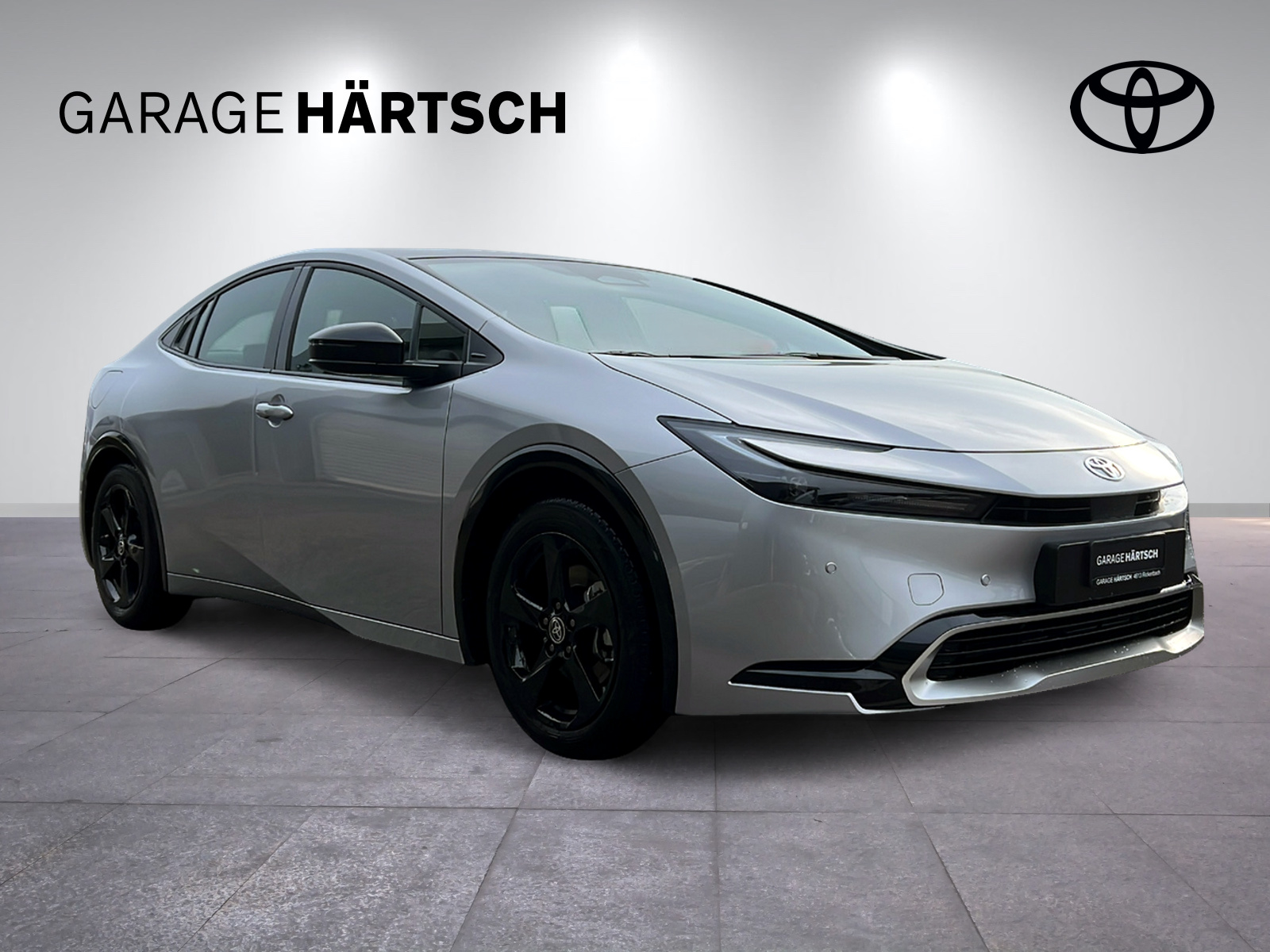 TOYOTA Prius 2.0 Plug-In-Hybrid Style-image-8