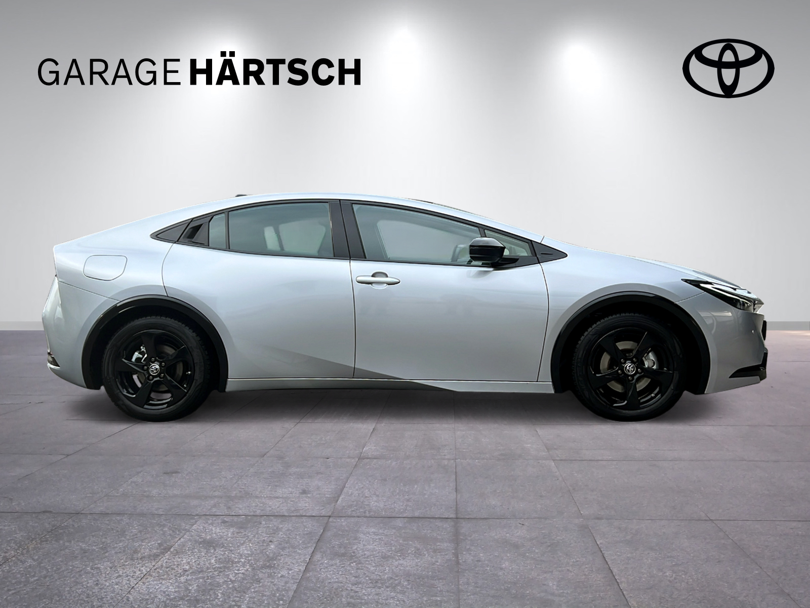 TOYOTA Prius 2.0 Plug-In-Hybrid Style-image-7