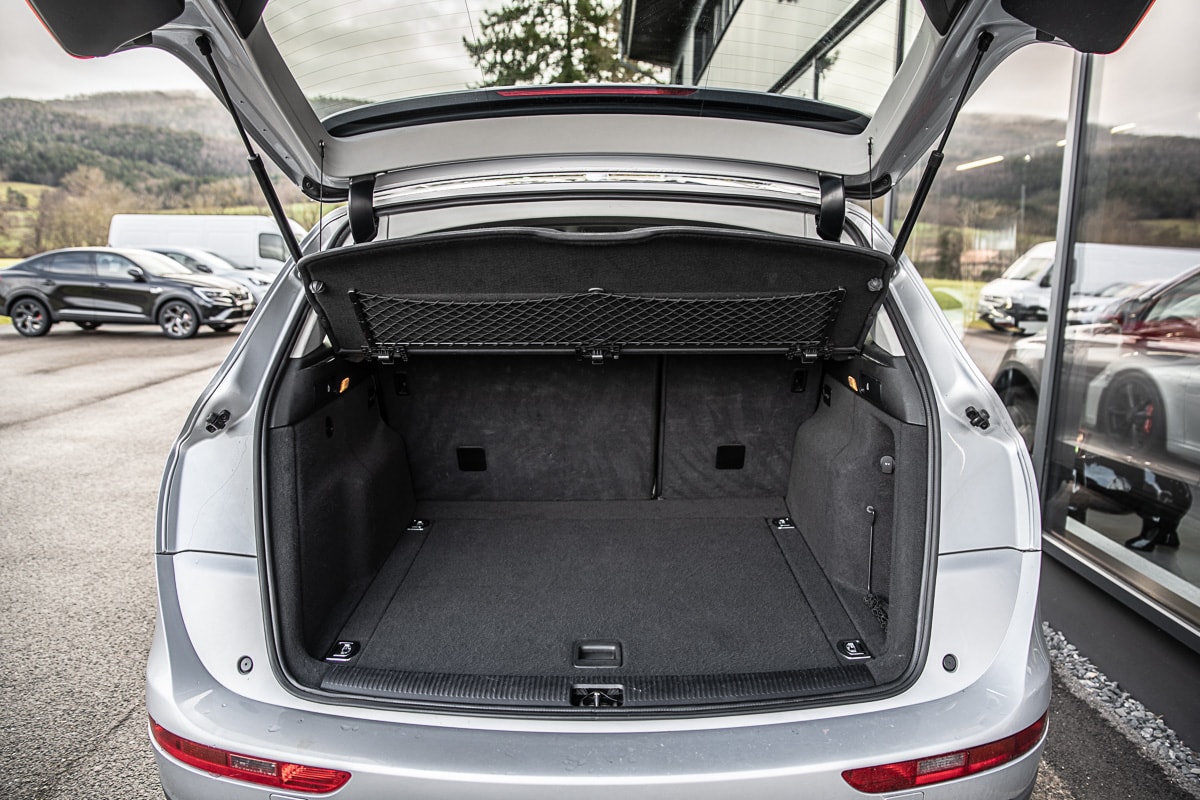 AUDI Q5 2.0 TDI quattro-image-9