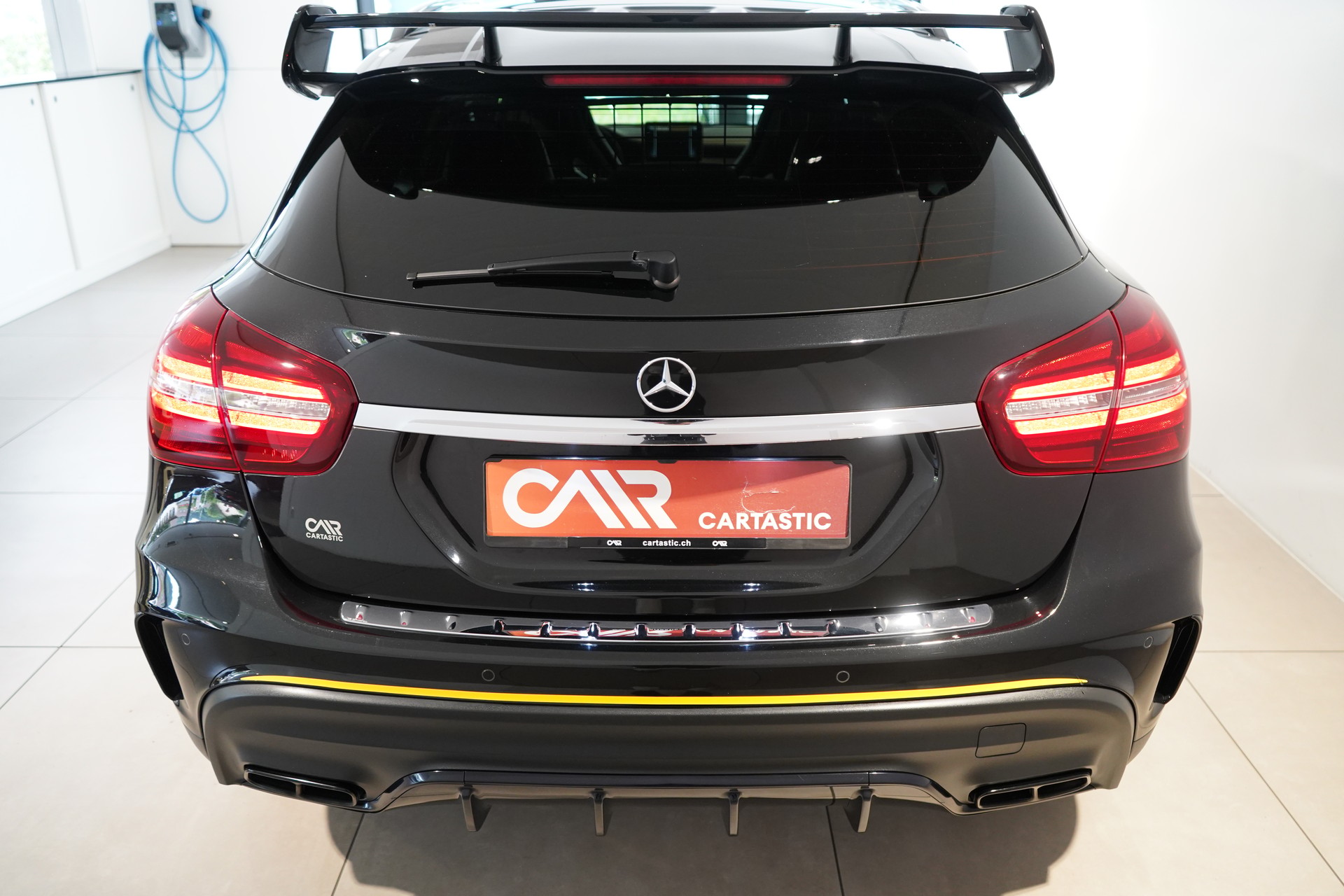 MERCEDES-BENZ GLA 45 AMG Yellow Night Edition 4Matic / CH-Fahrzeug-image-3