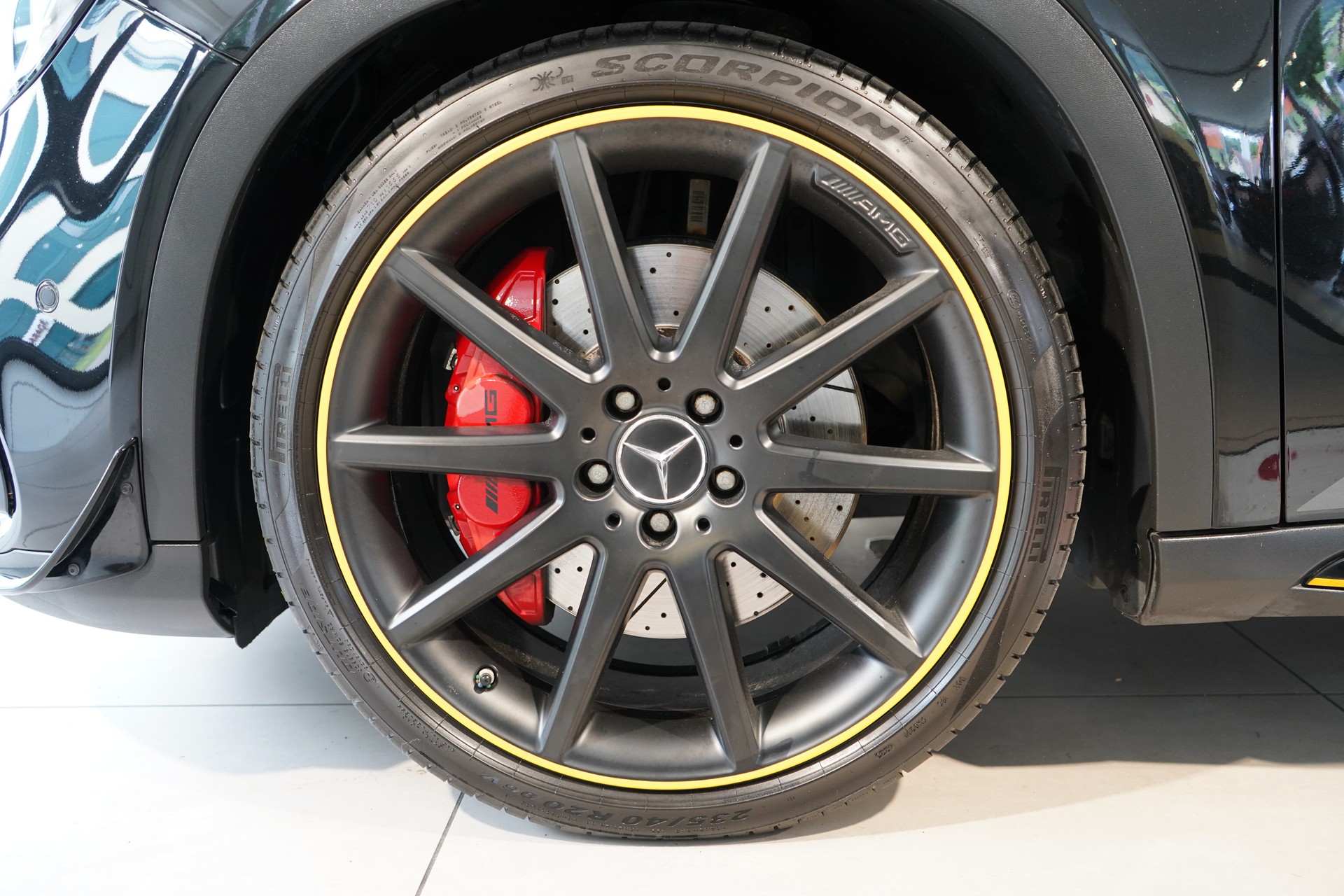 MERCEDES-BENZ GLA 45 AMG Yellow Night Edition 4Matic / CH-Fahrzeug-image-16