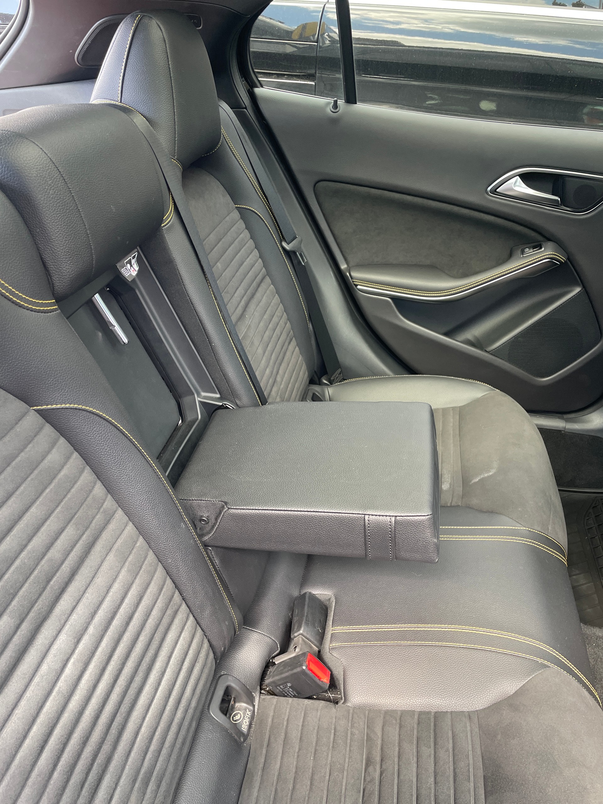 MERCEDES-BENZ GLA 45 AMG Yellow Night Edition 4Matic / CH-Fahrzeug-image-19