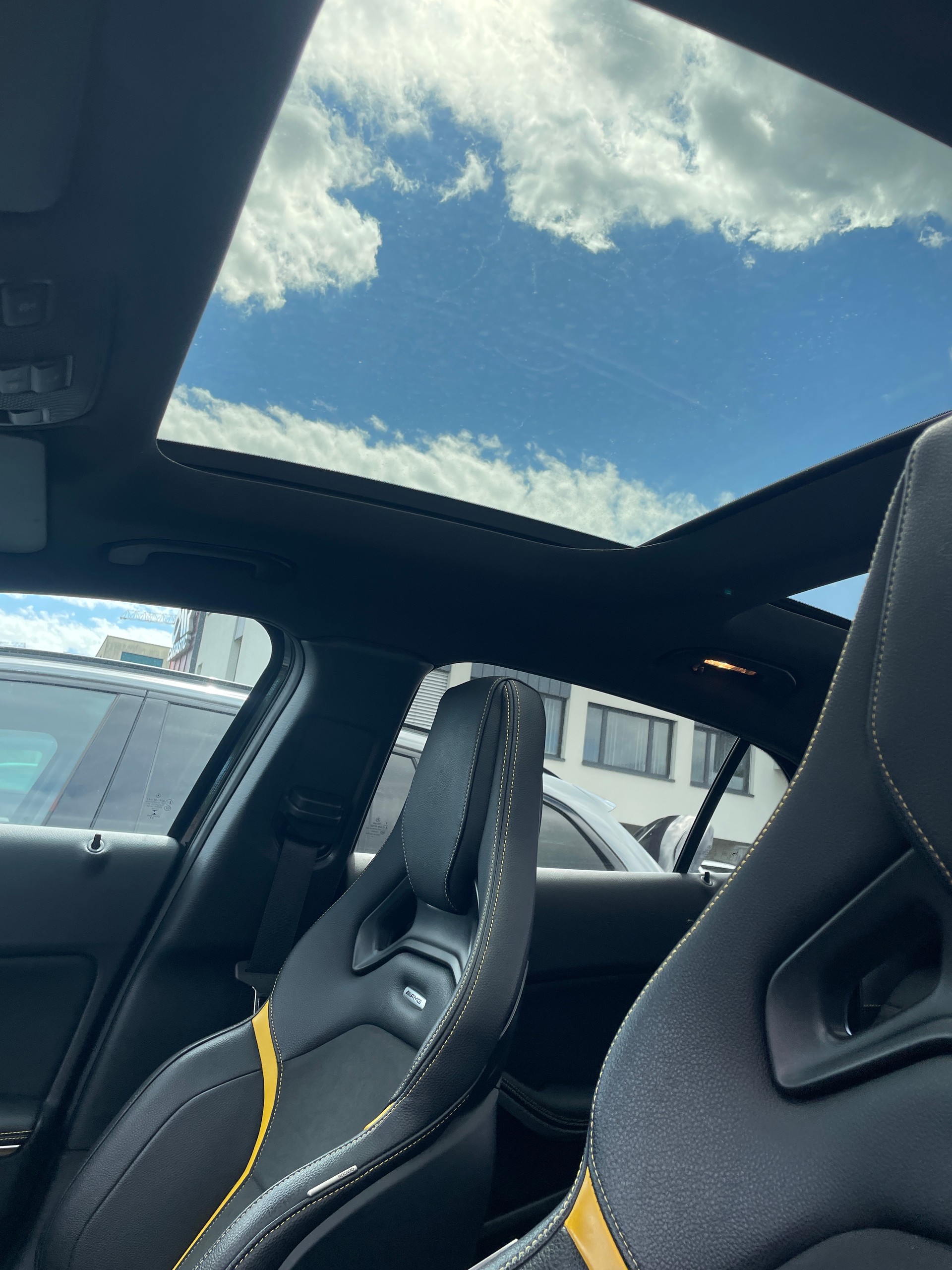 MERCEDES-BENZ GLA 45 AMG Yellow Night Edition 4Matic / CH-Fahrzeug-image-24