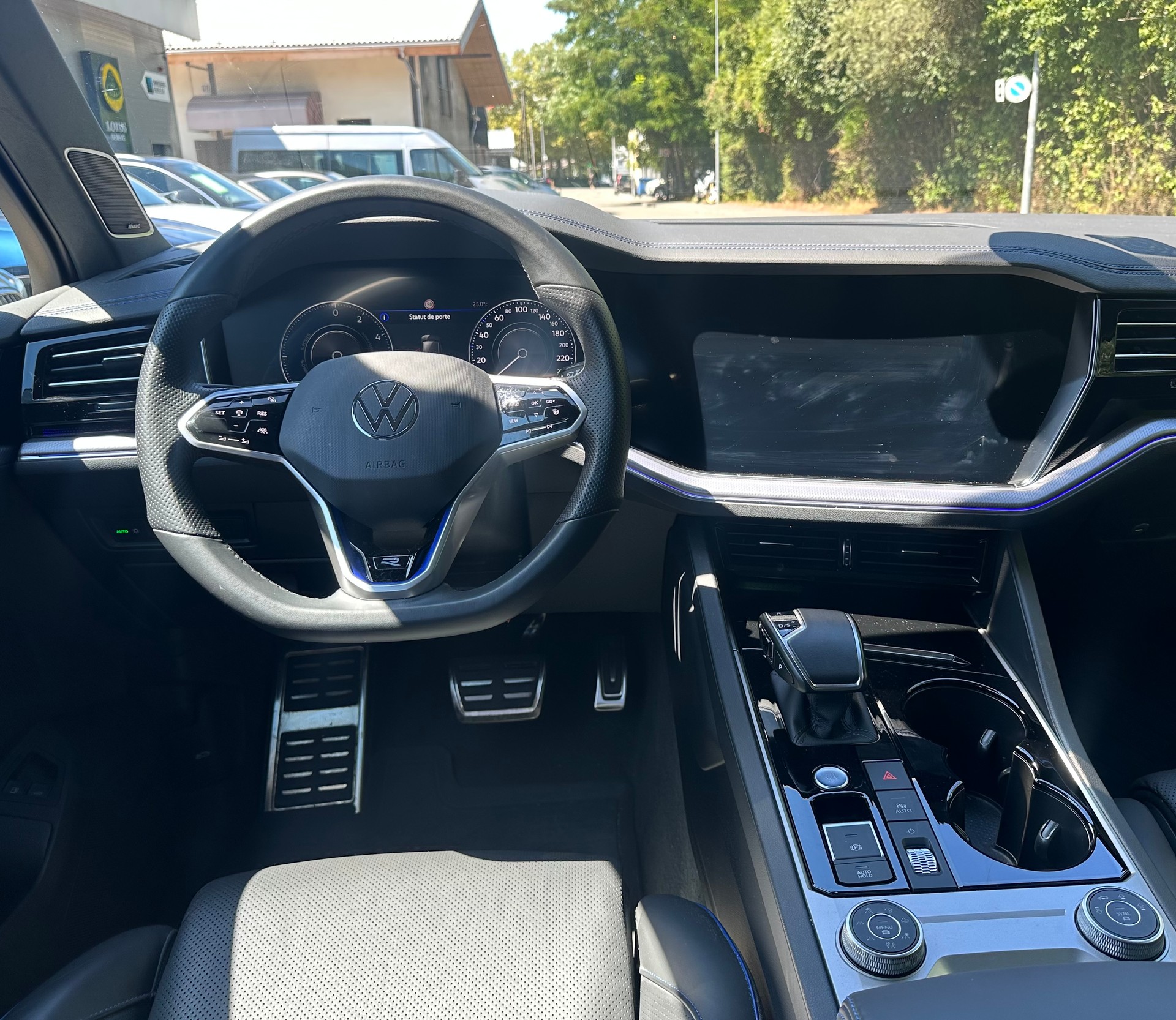 VW Touareg 3.0 TSI eHybrid R Tiptronic leasing possible-image-3