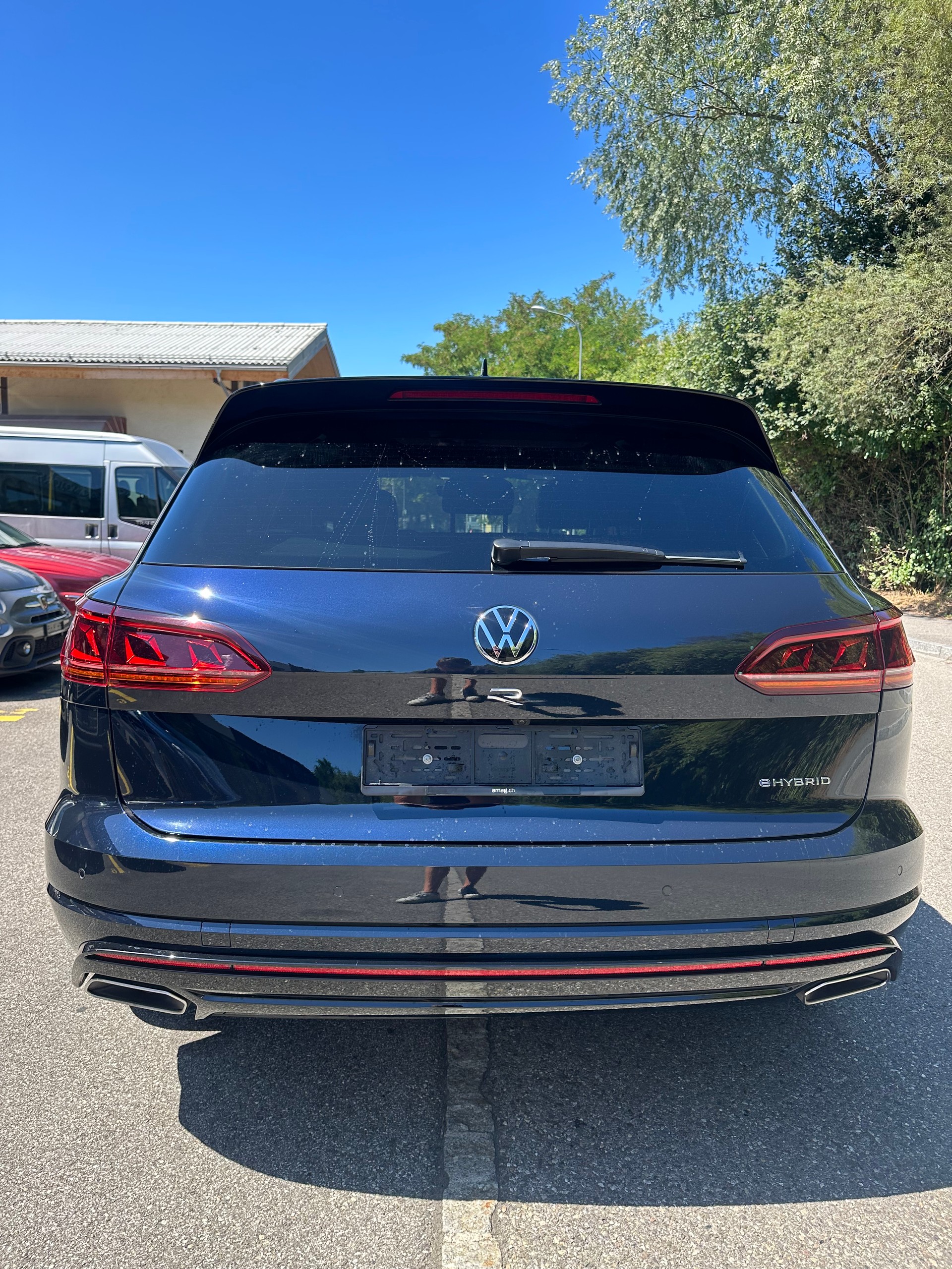 VW Touareg 3.0 TSI eHybrid R Tiptronic leasing possible-image-2