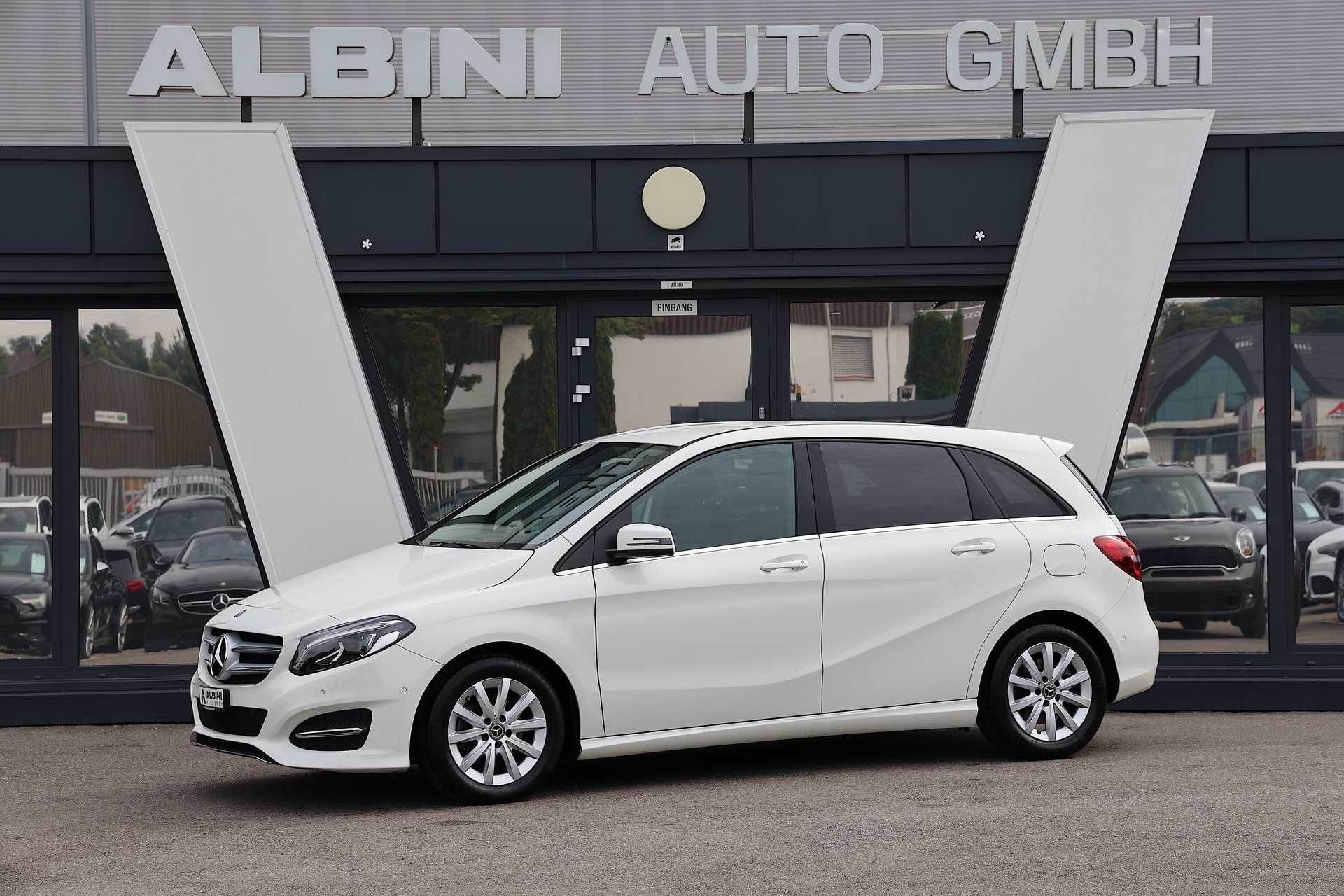 MERCEDES-BENZ B 220 Style 4Matic 7G-DCT-image-0