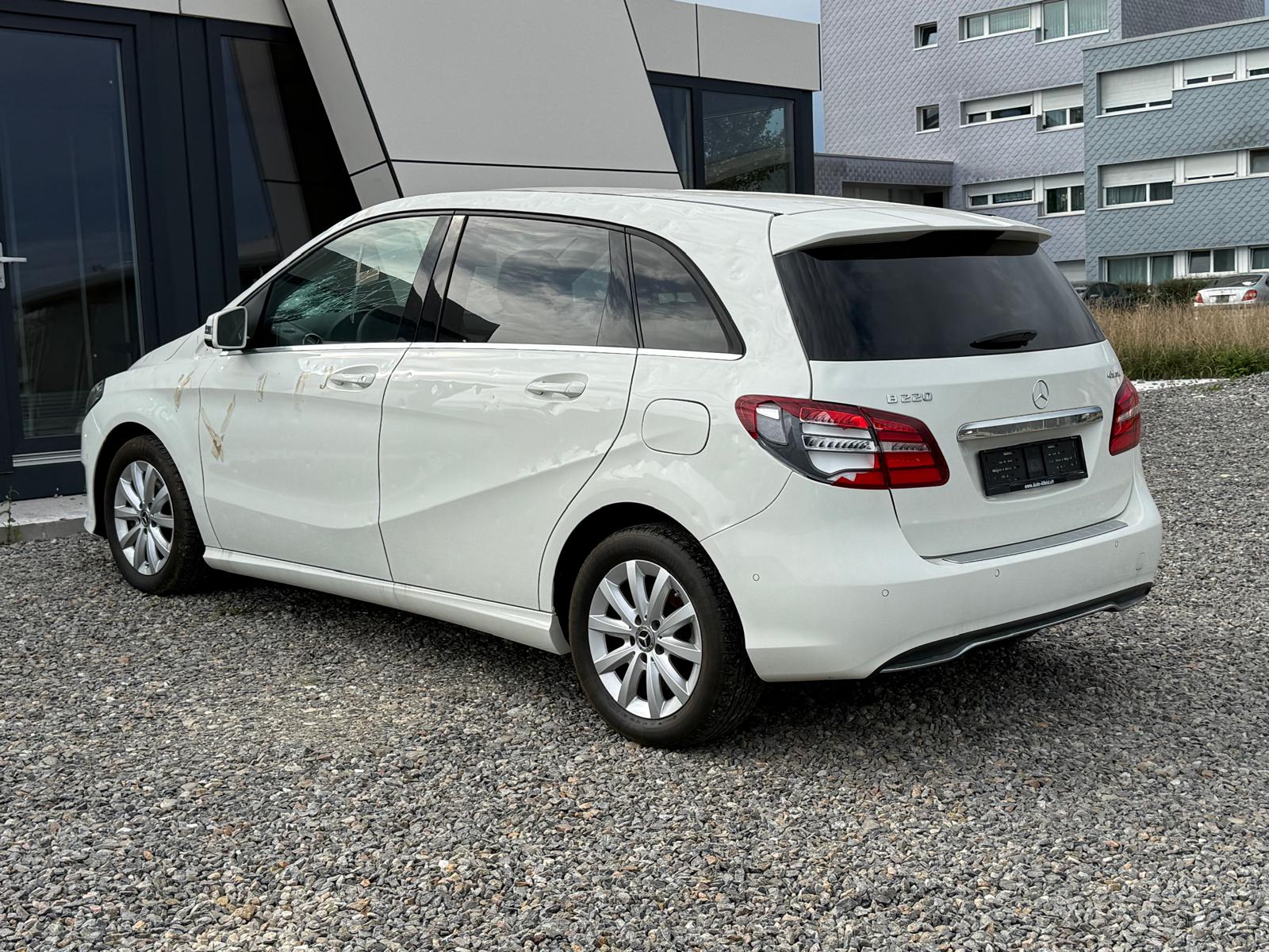MERCEDES-BENZ B 220 Style 4Matic 7G-DCT *HAGELSCHADEN* **Jetzt nur noch CHF 12'900.- statt CHF 17'900.-**-image-6