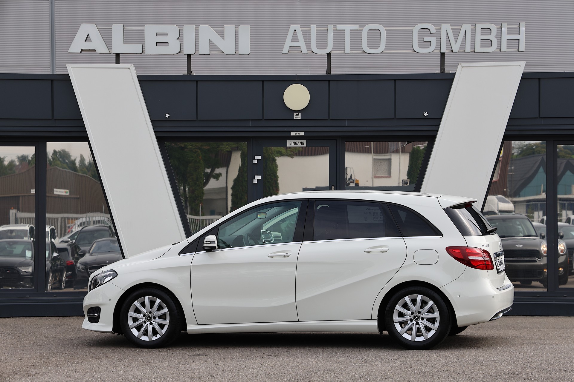 MERCEDES-BENZ B 220 Style 4Matic 7G-DCT-image-3