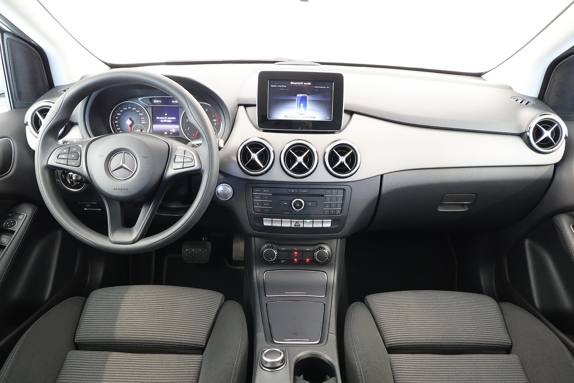 MERCEDES-BENZ B 220 Style 4Matic 7G-DCT-image-8