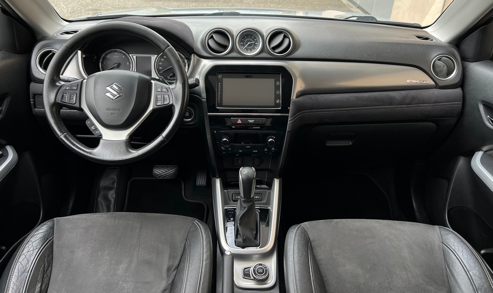 SUZUKI Vitara 1.6 TD Sergio Cellano Top TCSS I 4x4 (CH)-image-13