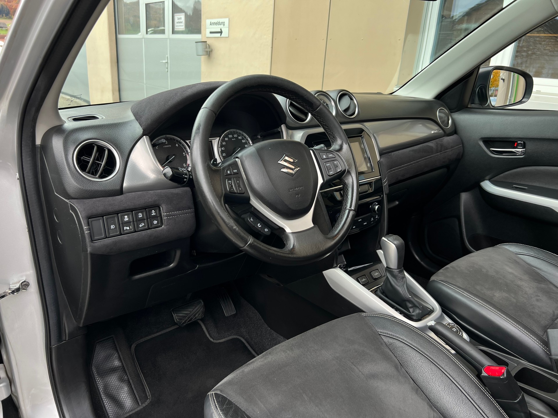 SUZUKI Vitara 1.6 TD Sergio Cellano Top TCSS I 4x4 (CH)-image-11