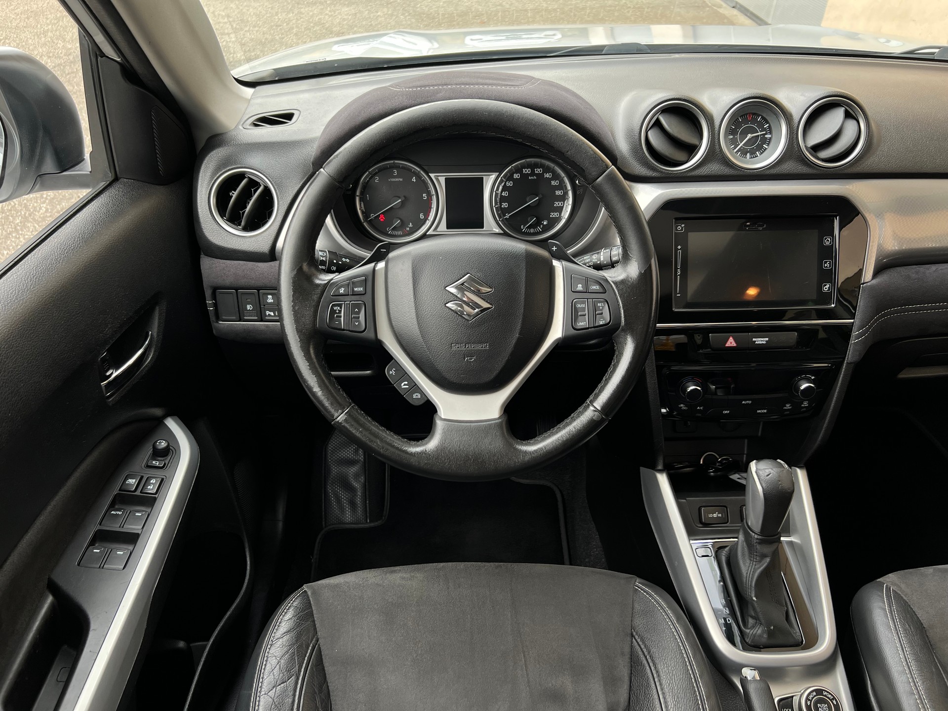 SUZUKI Vitara 1.6 TD Sergio Cellano Top TCSS I 4x4 (CH)-image-14