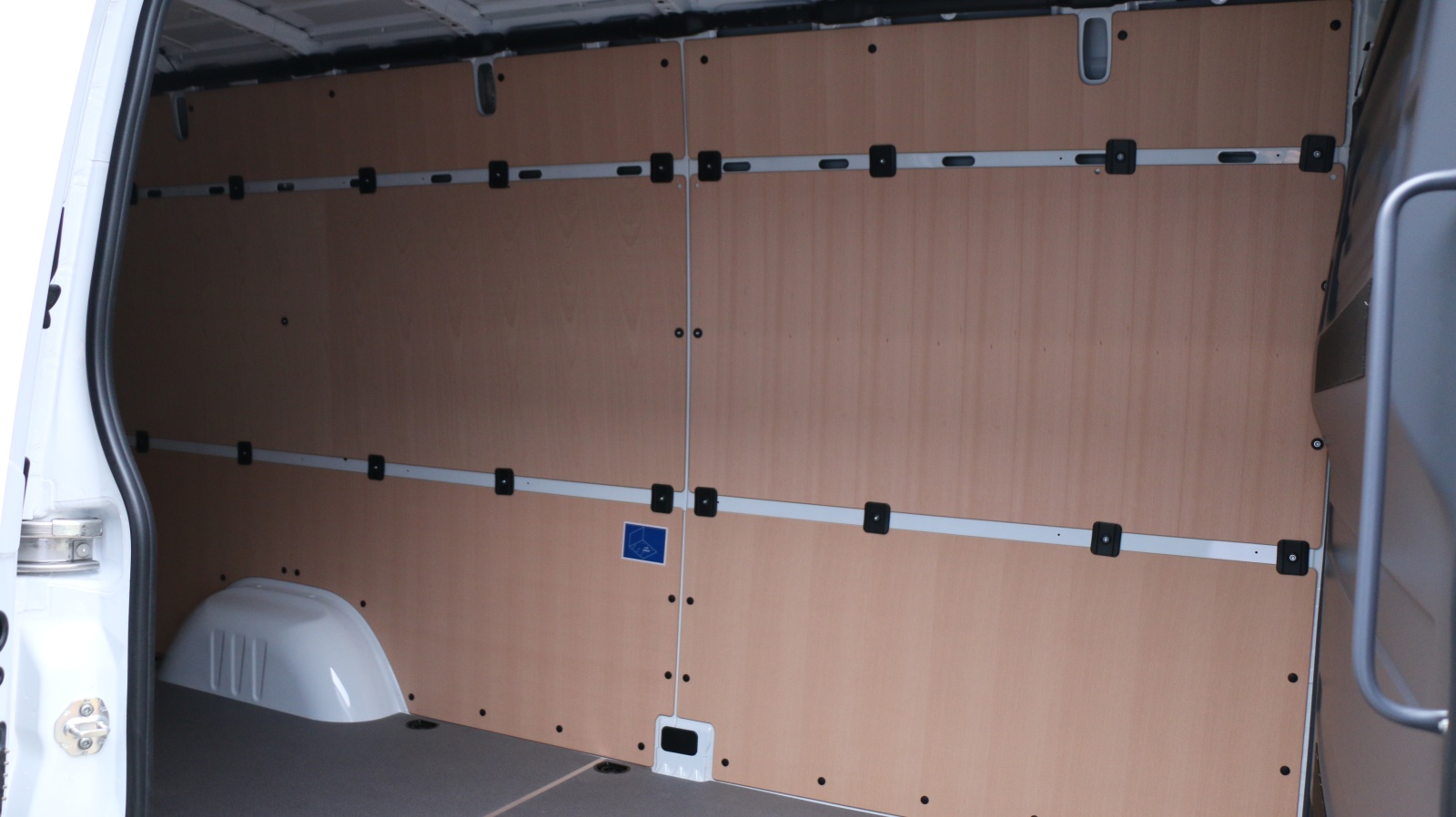 MERCEDES-BENZ Sprinter 319 CDI PRO KA 4325mm L Automat-image-9