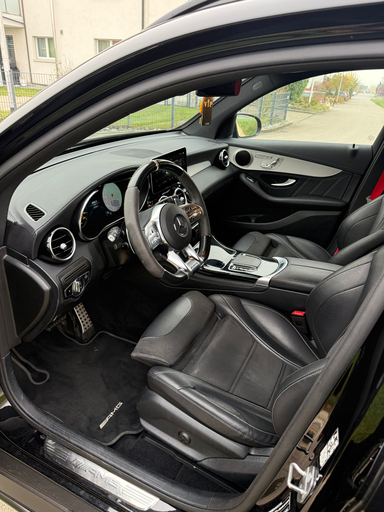 MERCEDES-BENZ GLC 63 S AMG 4Matic 9G-Tronic-image-4