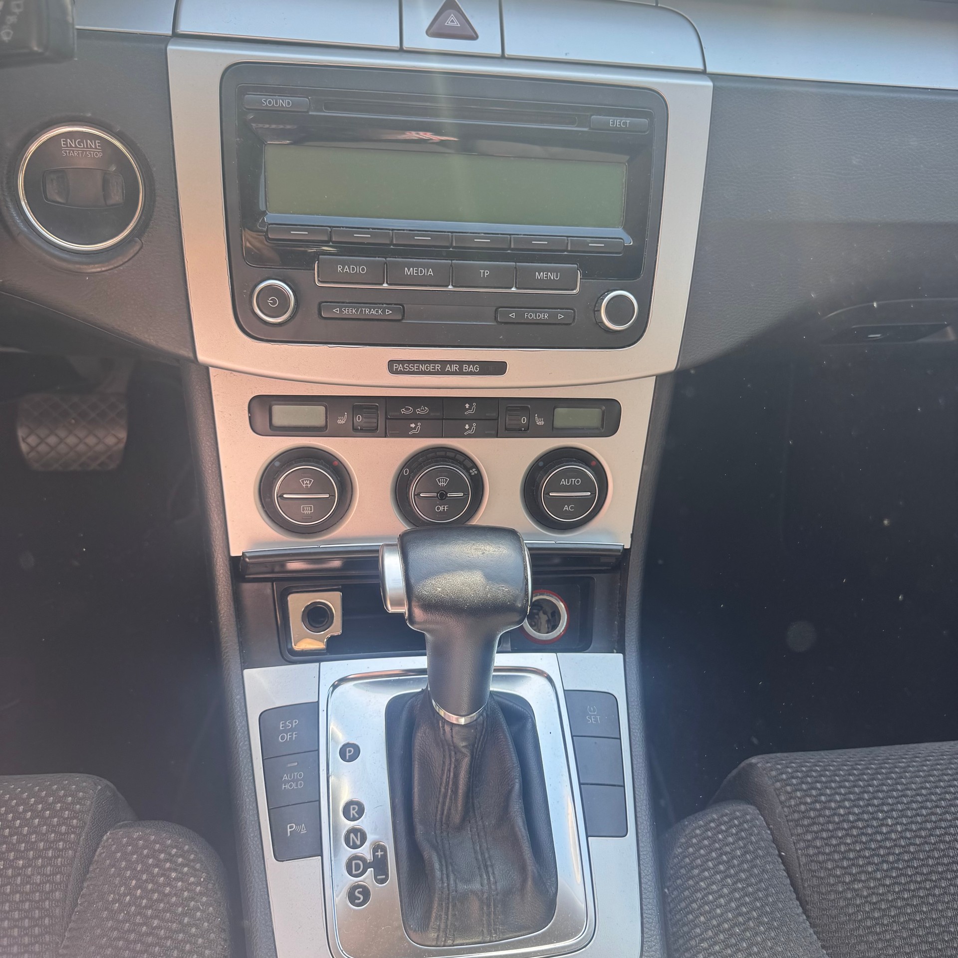 VW Passat Variant 1.8 TSI Sportline Tiptronic-image-5