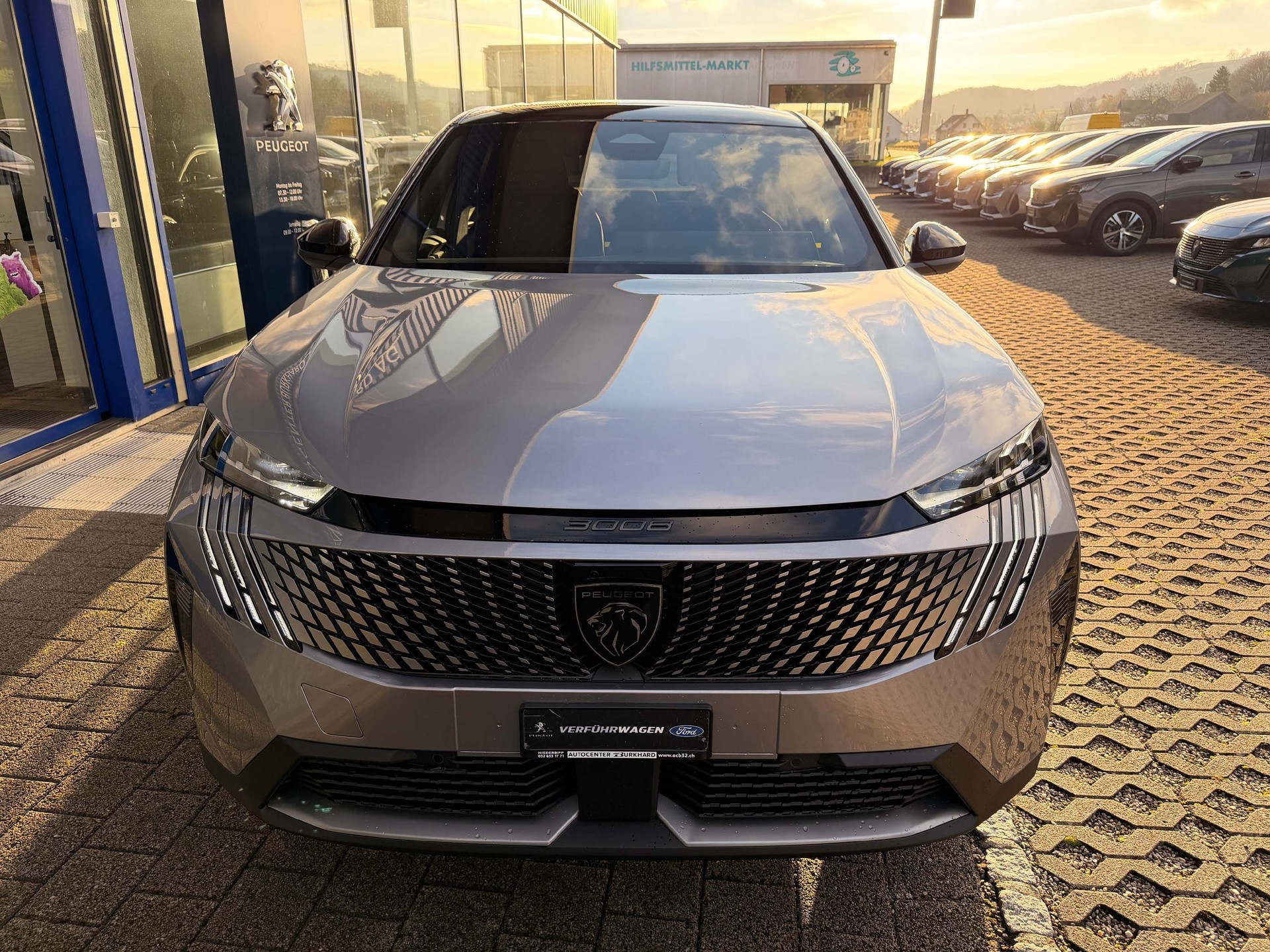 PEUGEOT 3008 1.2 Hybrid GT-image-2