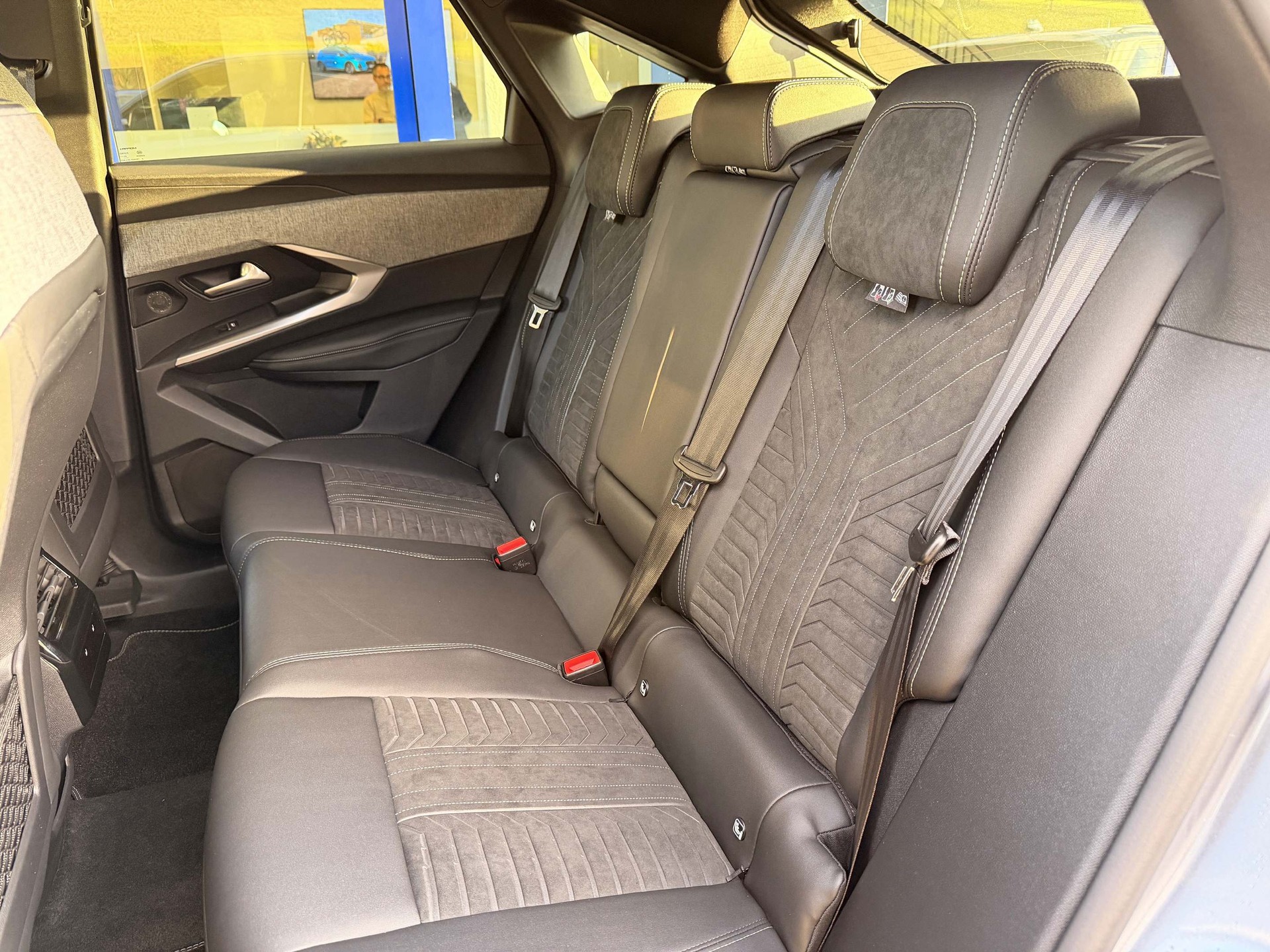 PEUGEOT 3008 1.2 Hybrid GT-image-15
