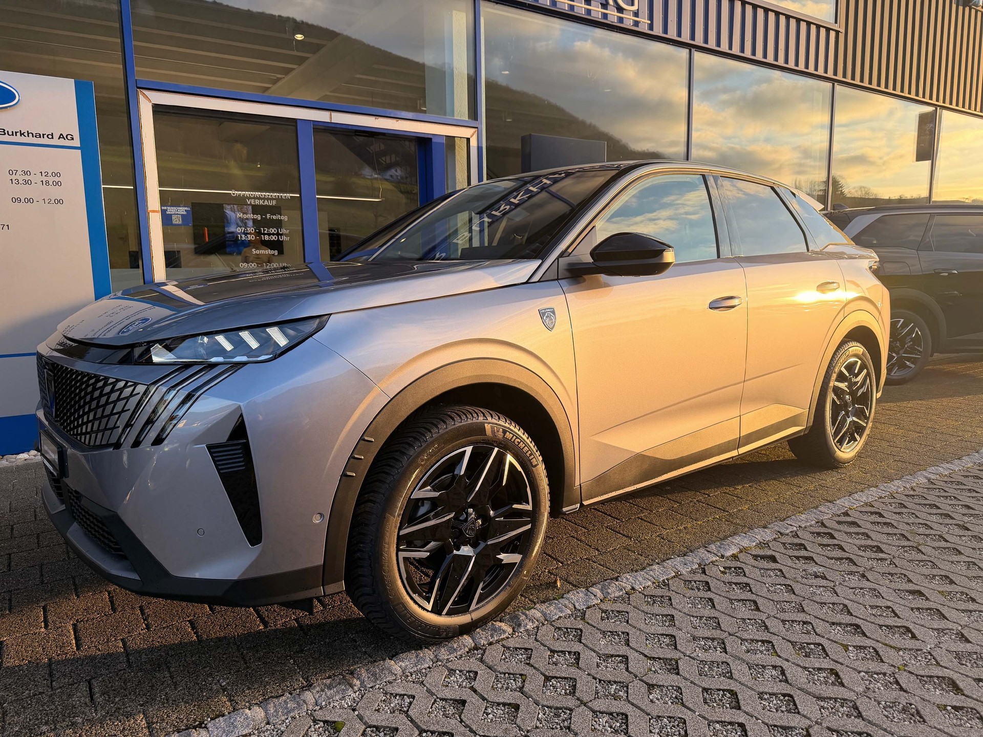 PEUGEOT 3008 1.2 Hybrid GT-image-6