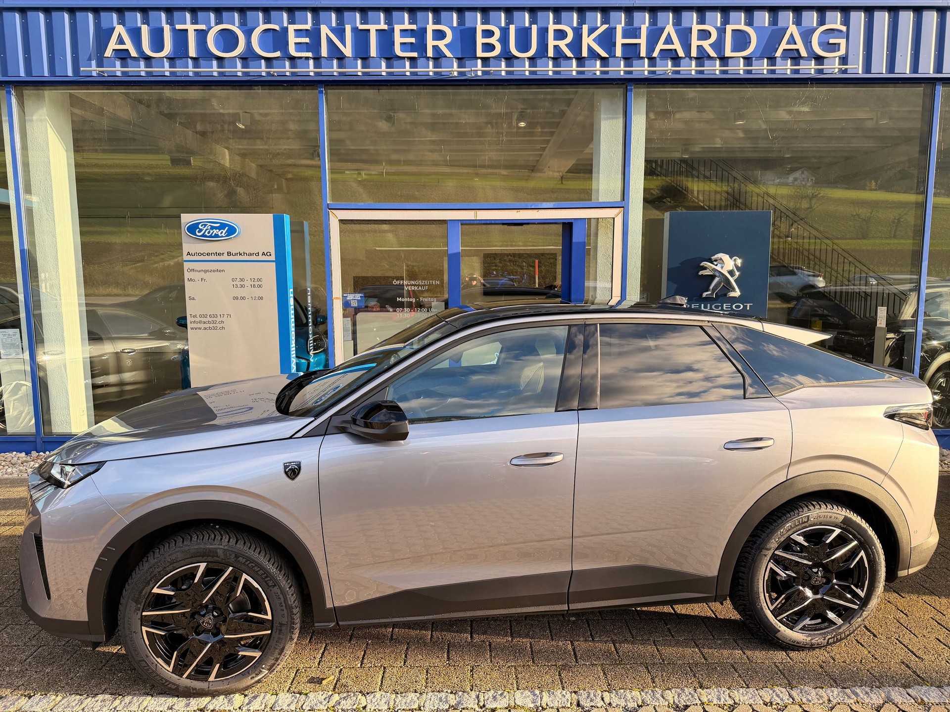 PEUGEOT 3008 1.2 Hybrid GT-image-0